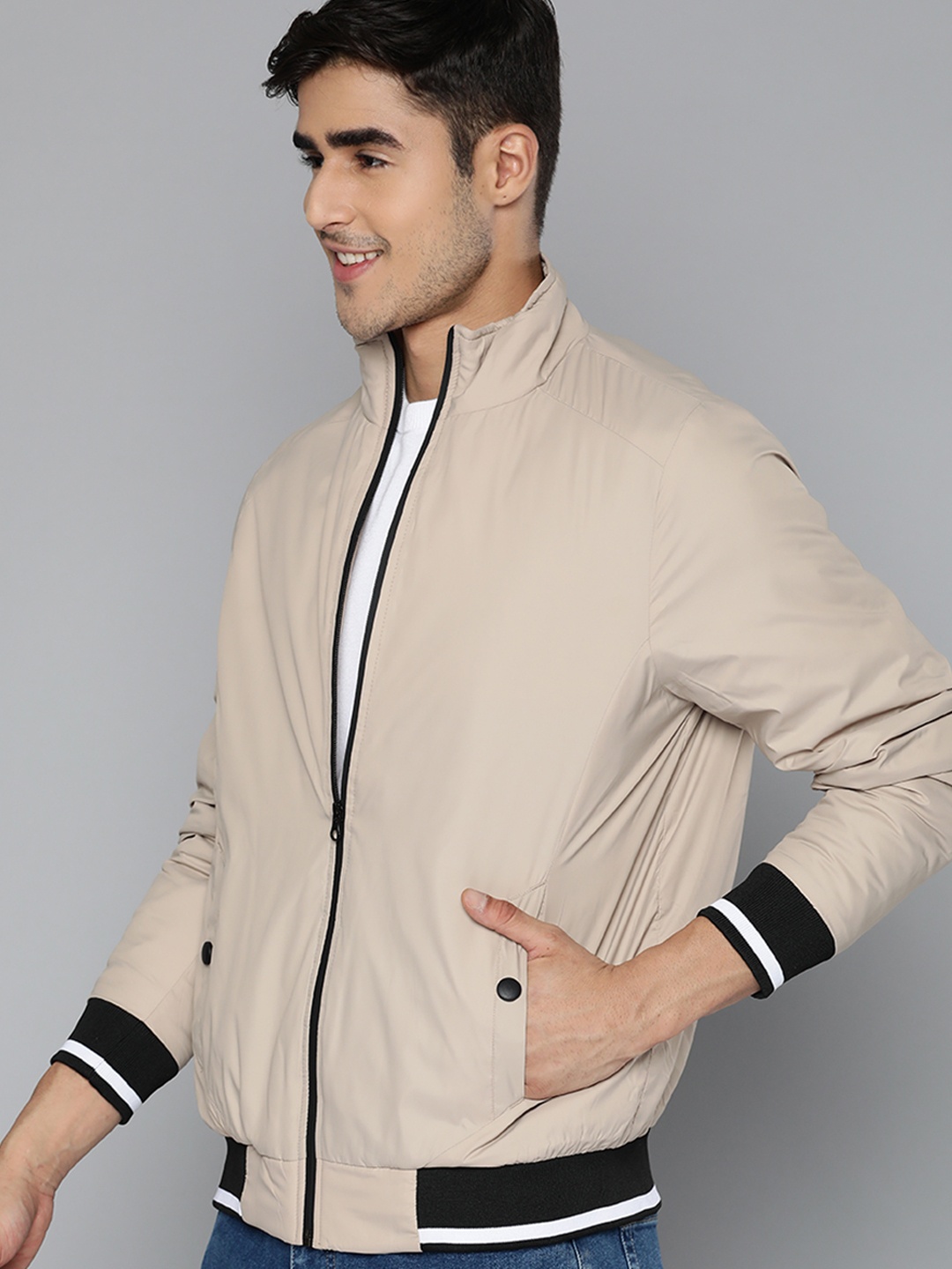 

Mast & Harbour Men Beige Solid Padded Jacket