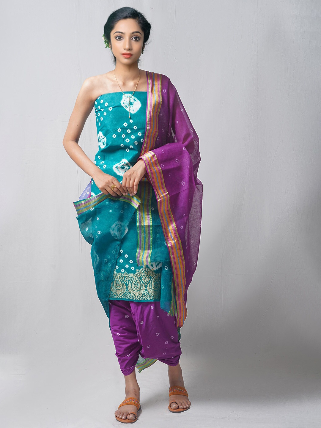 

Unnati Silks Blue & White Dyed Pure Cotton Unstitched Dress Material