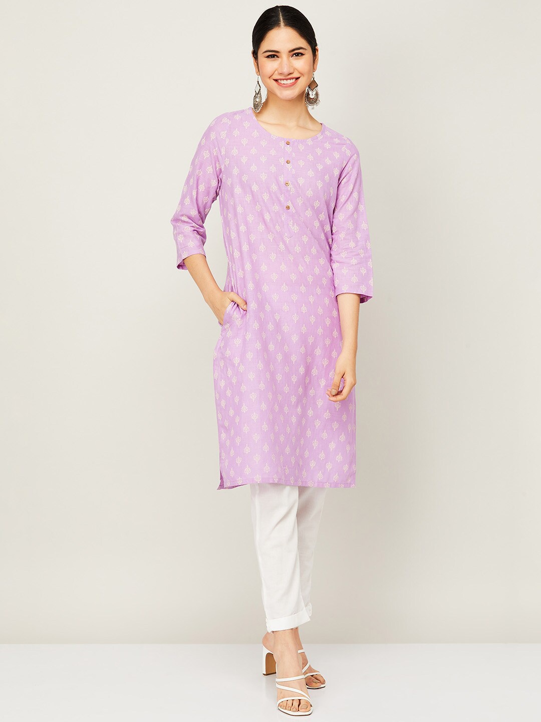 

Melange by Lifestyle Women Purple Ethnic Motifs Embroidered Thread Work Kurta
