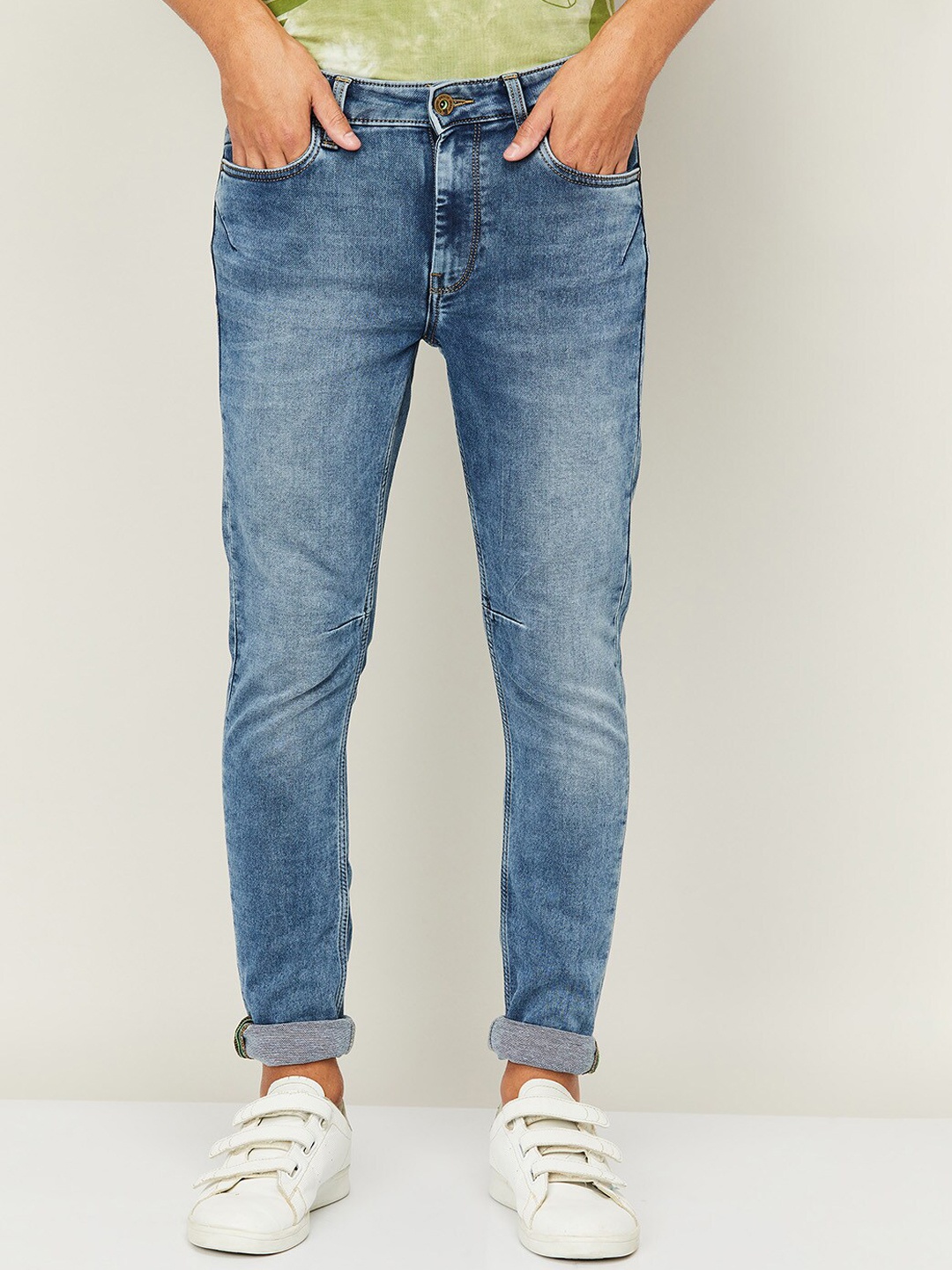 

Bossini Men Blue Skinny Fit Low Distress Heavy Fade Jeans