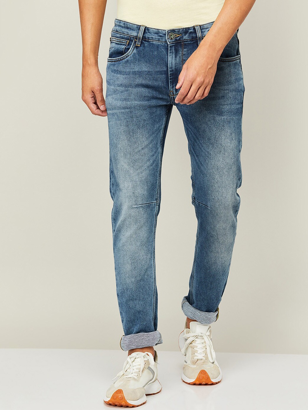 

Bossini Men Blue Slim Fit Low Distress Heavy Fade Jeans