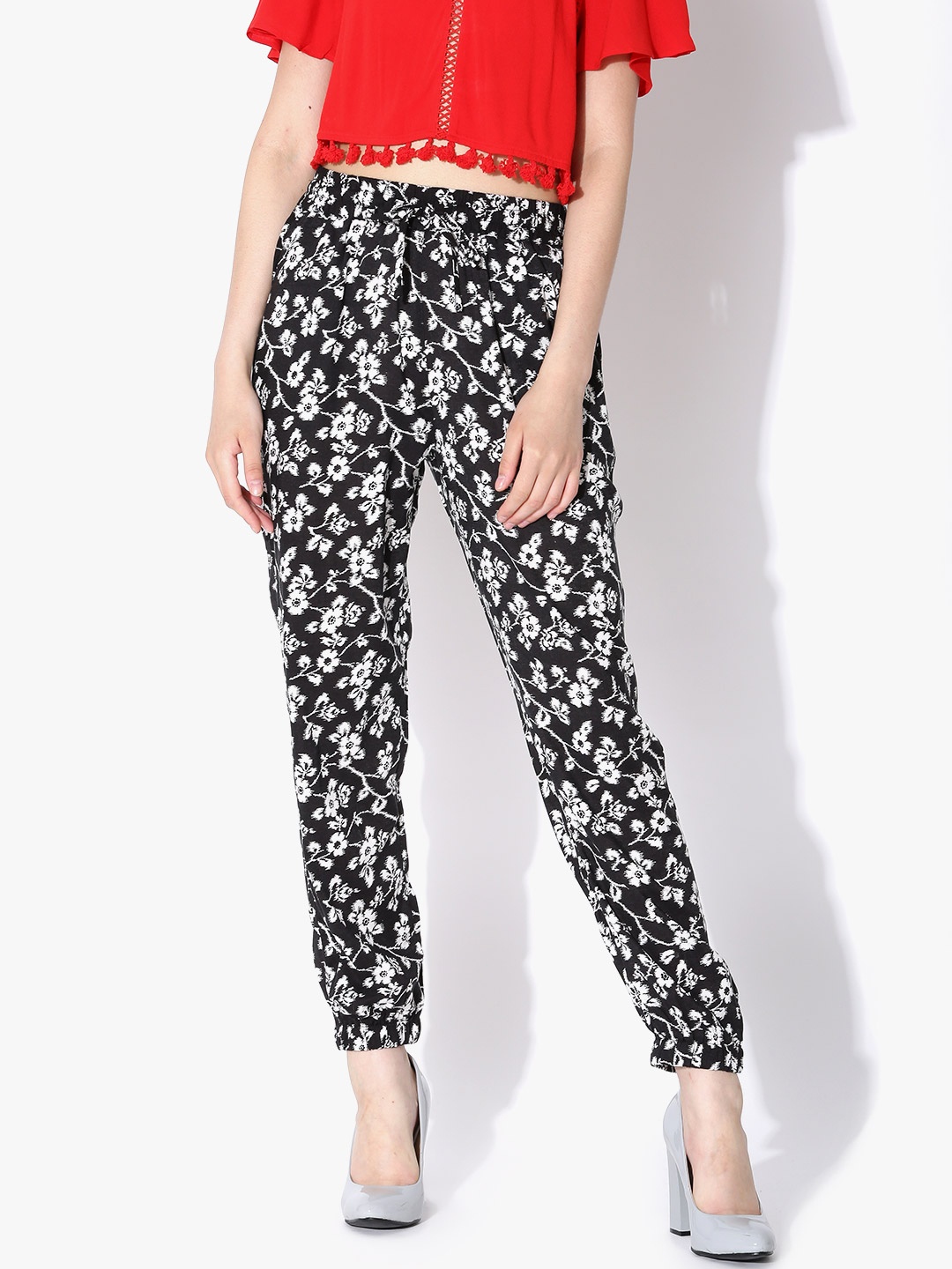 

Aeropostale Women Black & White Regular Fit Printed Trousers