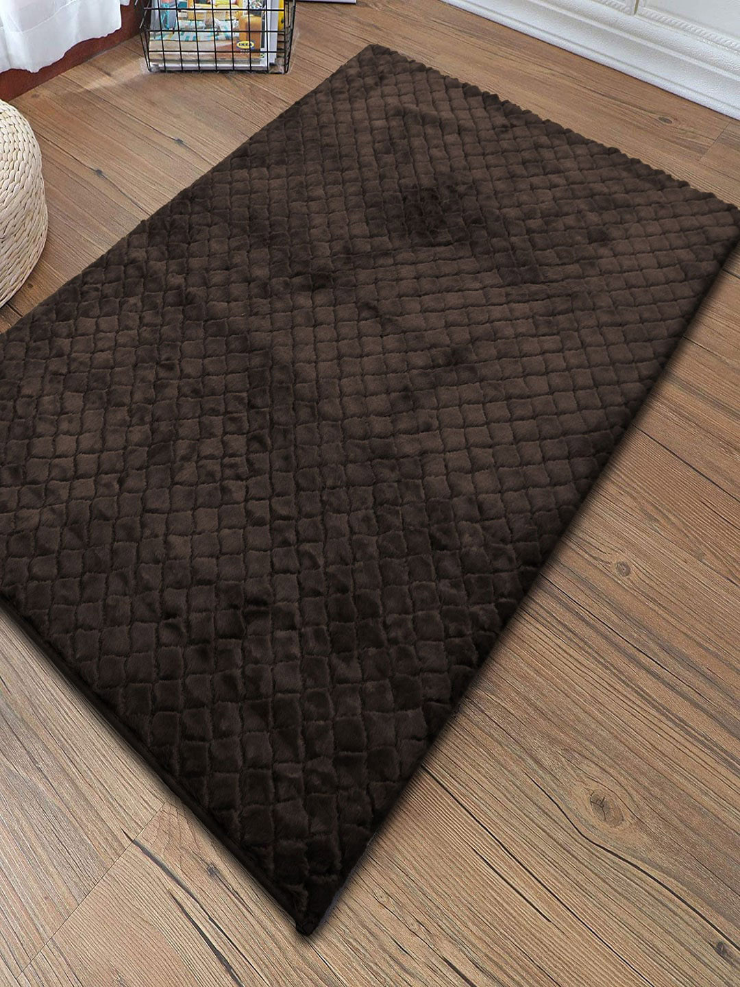 

LUXEHOME INTERNATIONAL Austria Chocolate Brown 1000 GSM Anti Skid Rabbit Fur Floor Carpet