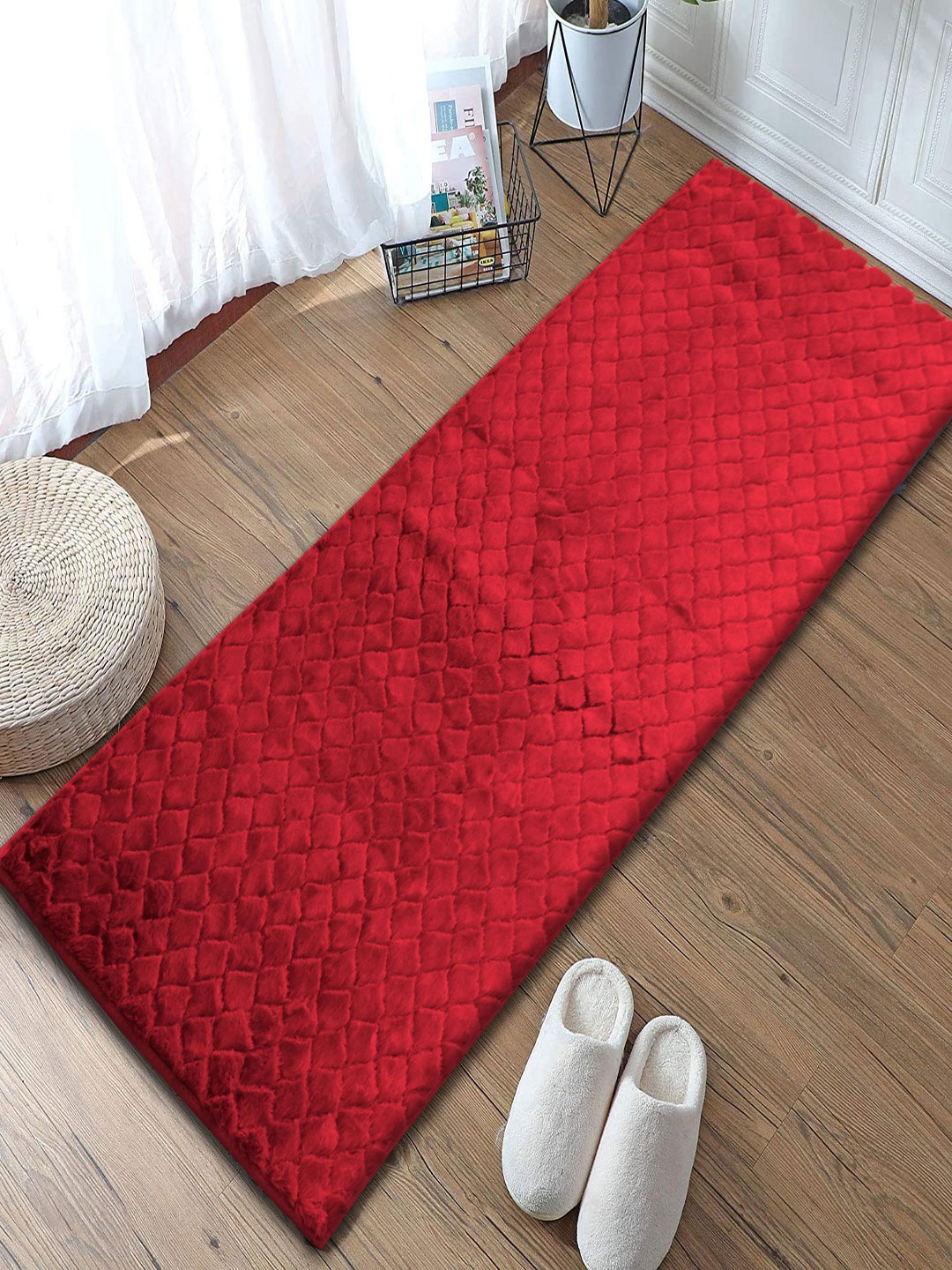 

LUXEHOME INTERNATIONAL Maroon Faux Rabbit Fur 1000GSM Floor Runner
