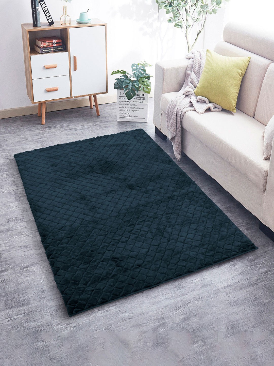 

LUXEHOME INTERNATIONAL Navy Blue Checked Carpet