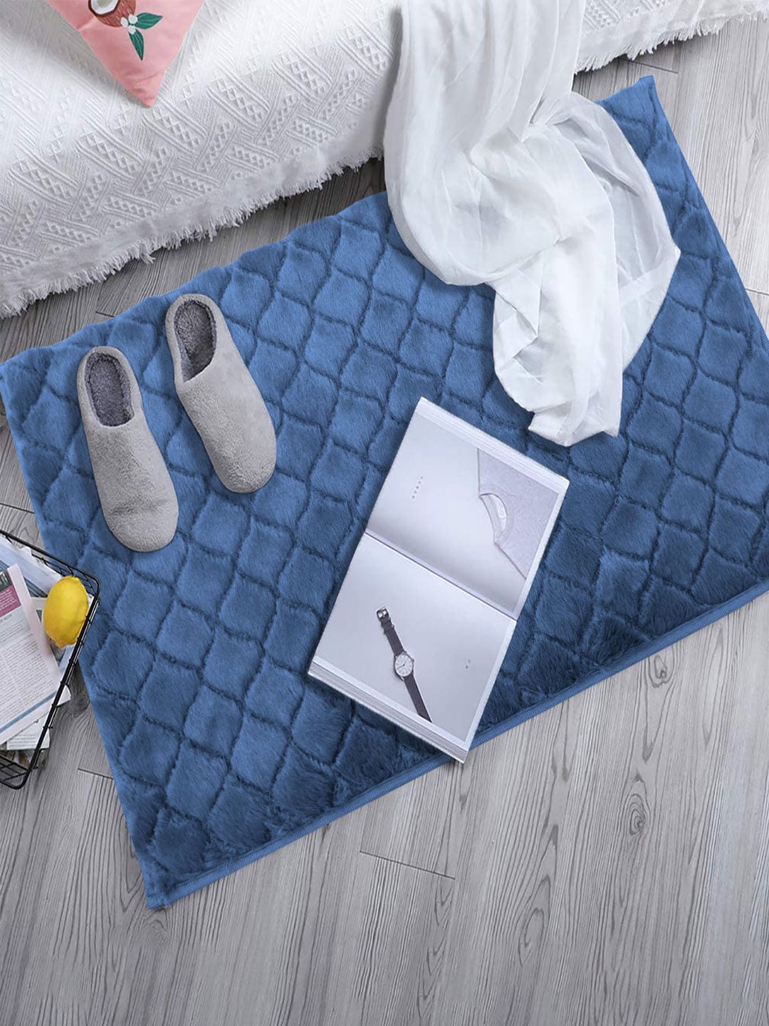 

LUXEHOME INTERNATIONAL Blue Solid 1000GSM Bath Rugs