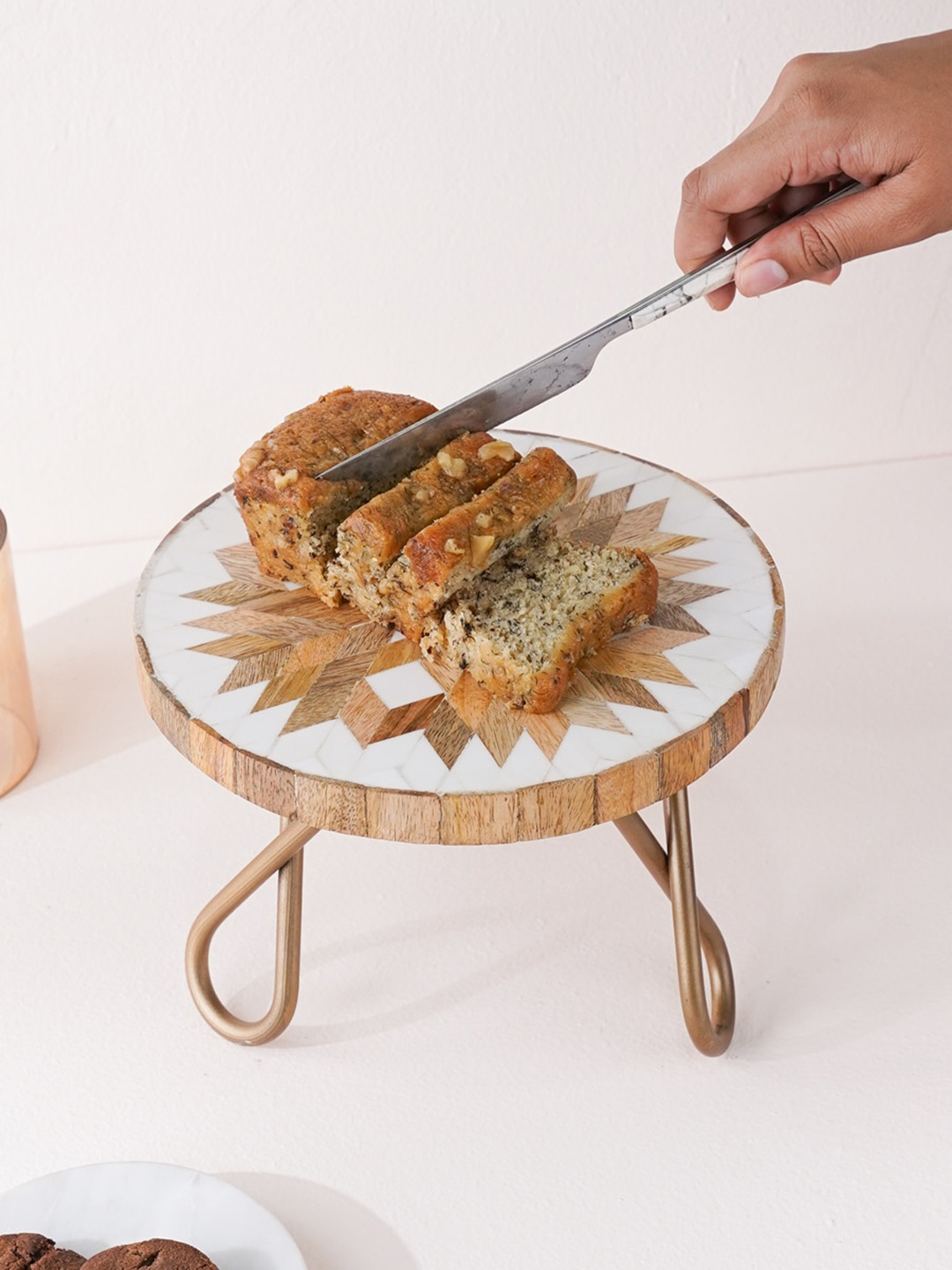 CASA DECOR Brown & White Self-Design Wooden Cake Stand