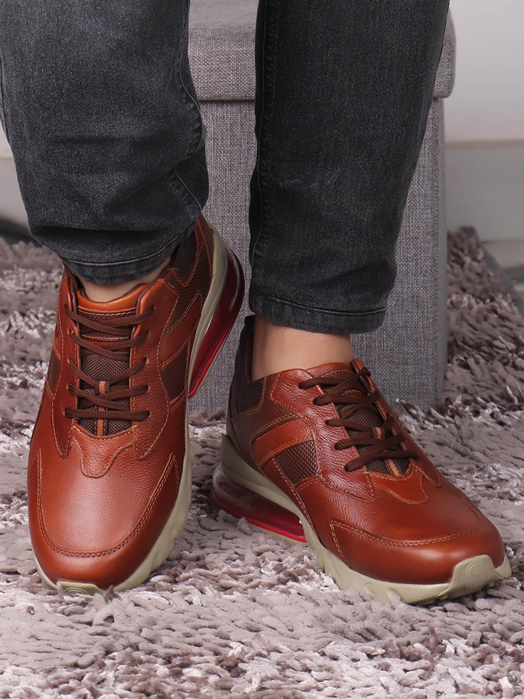 

Red Chief Men Tan Colourblocked Leather Sneakers