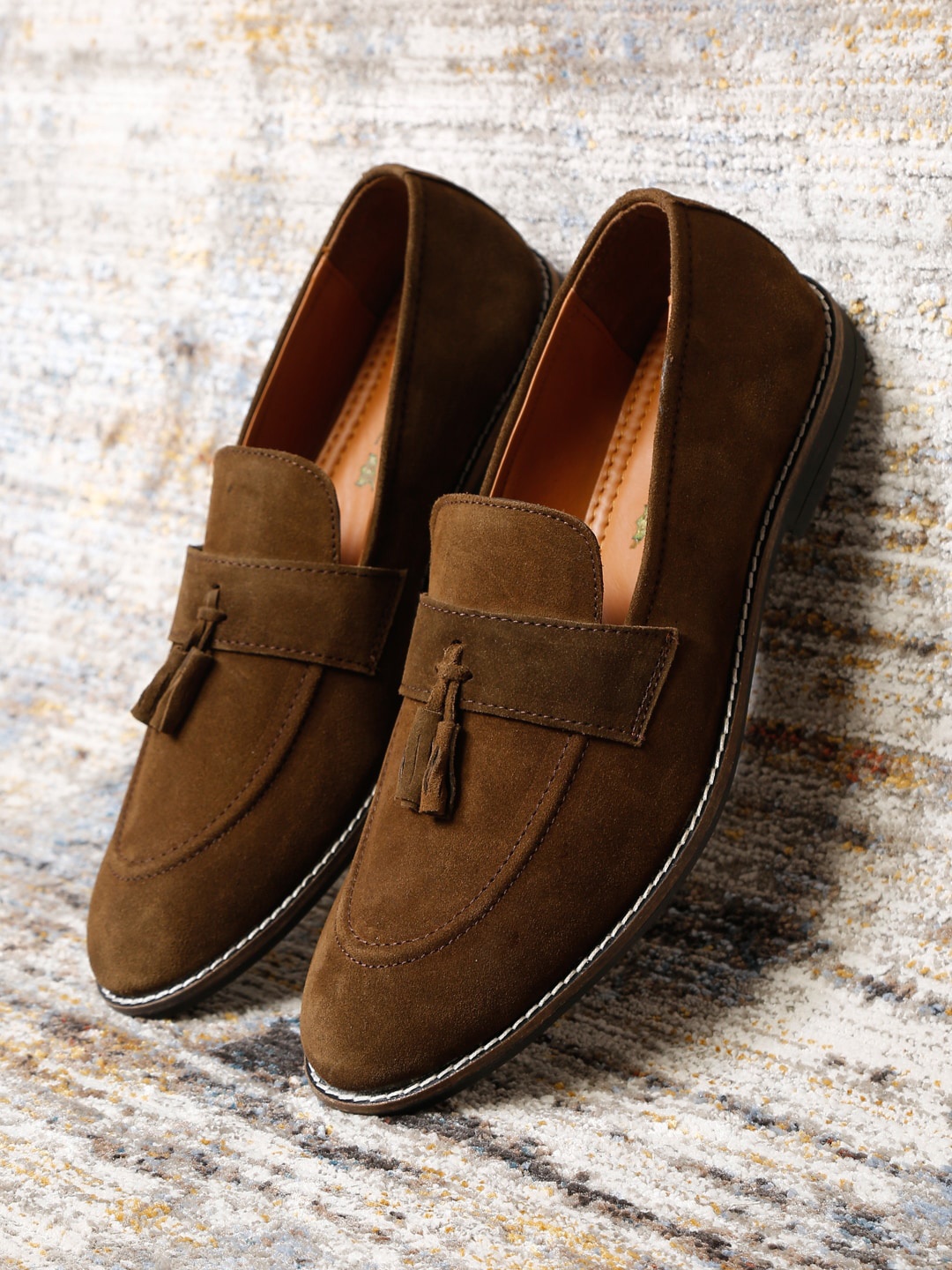 

LOUIS STITCH Men Olive Green Colourblocked Suede Loafers