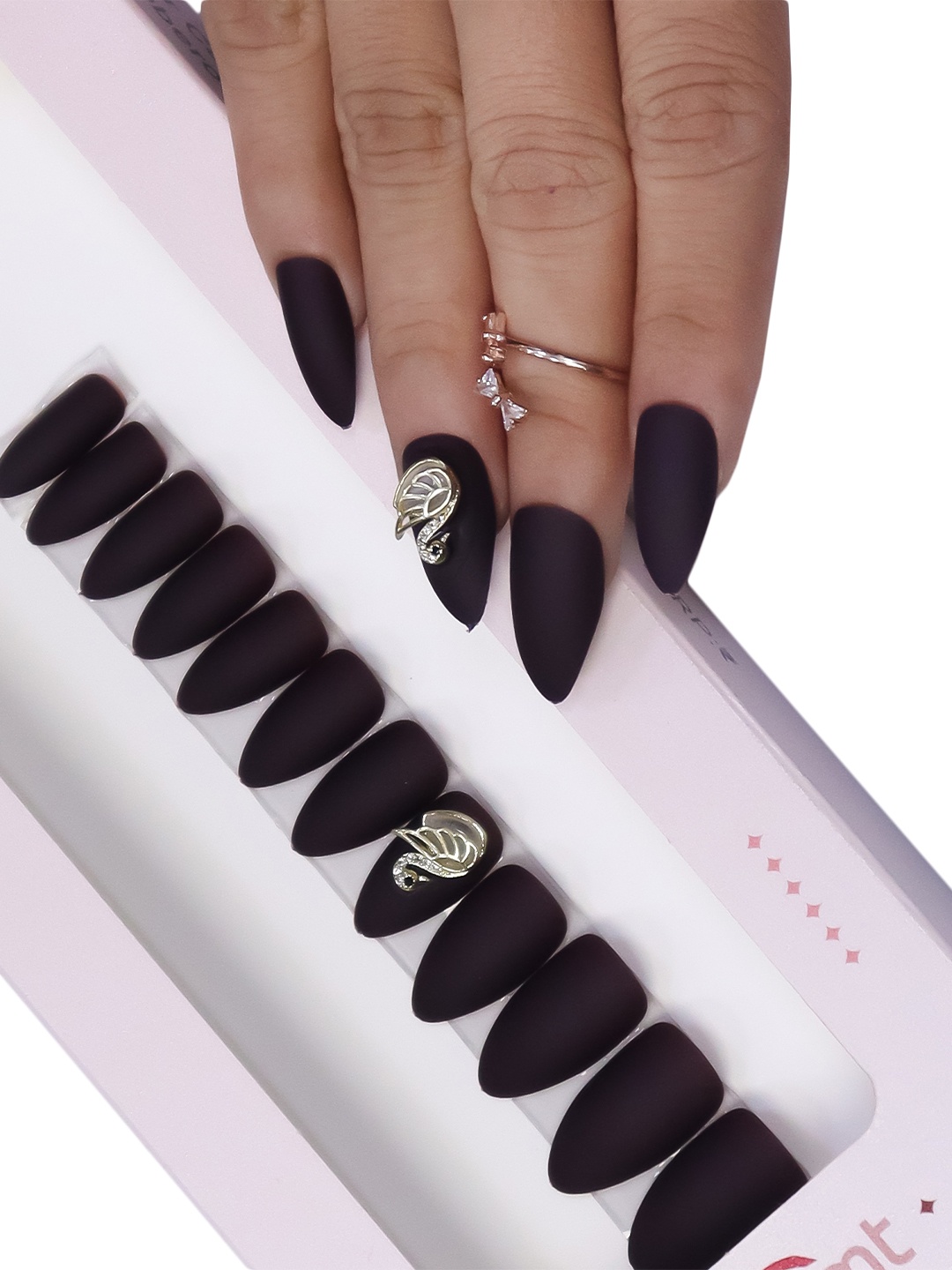 

BEROMT 12 Pieces Unique Charm Salon Finish Press on Nails Set - Shade 06, Black
