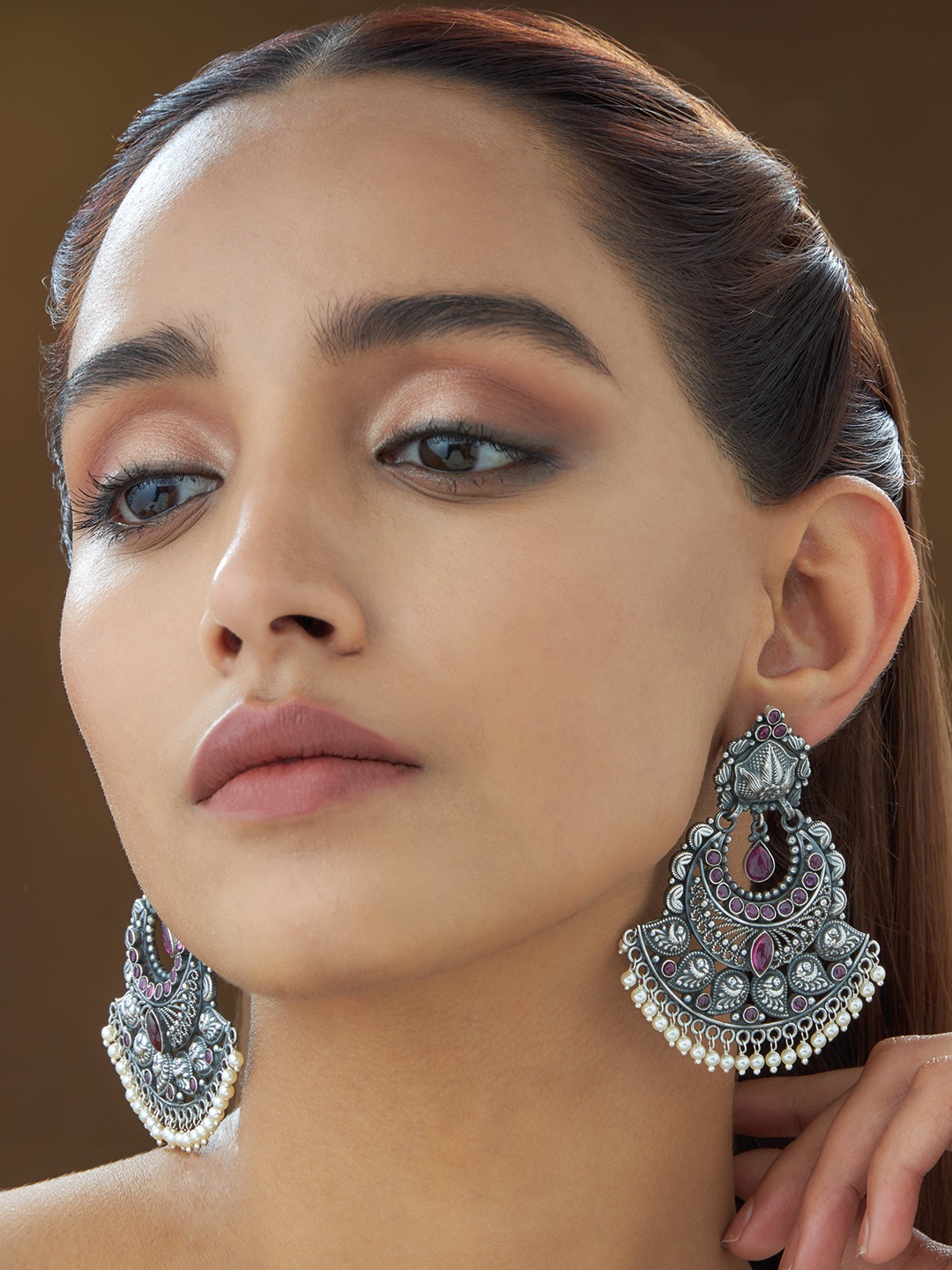 

Kushals Fashion Jewellery 92.5 Silver Red Crescent Shaped Studs Earrings