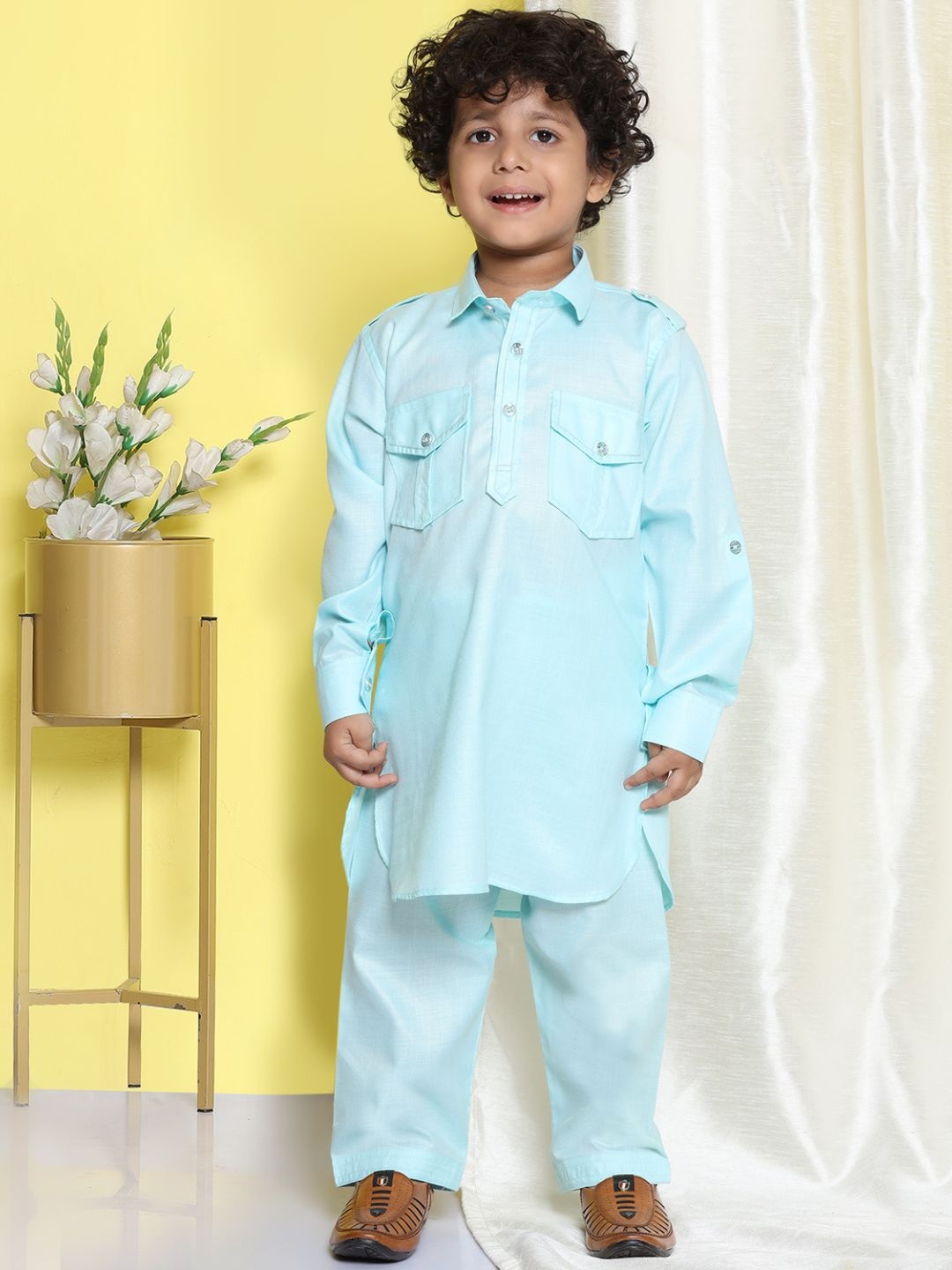 

Aj DEZInES Boys Blue Solid Kurta with Salwar