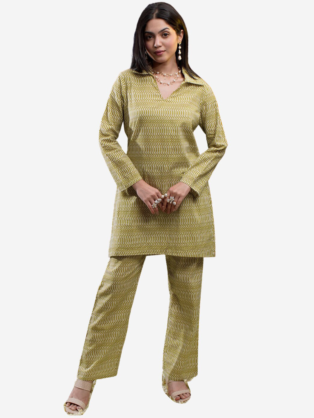 

Alaya By Stage3 Women Green Thread Work Kurta