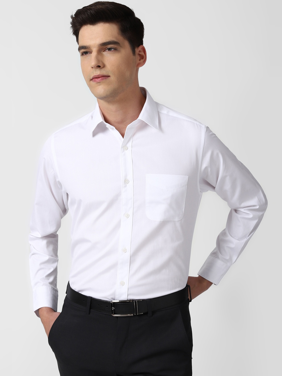 

Peter England Men White Classic Fit Solid Formal Shirt