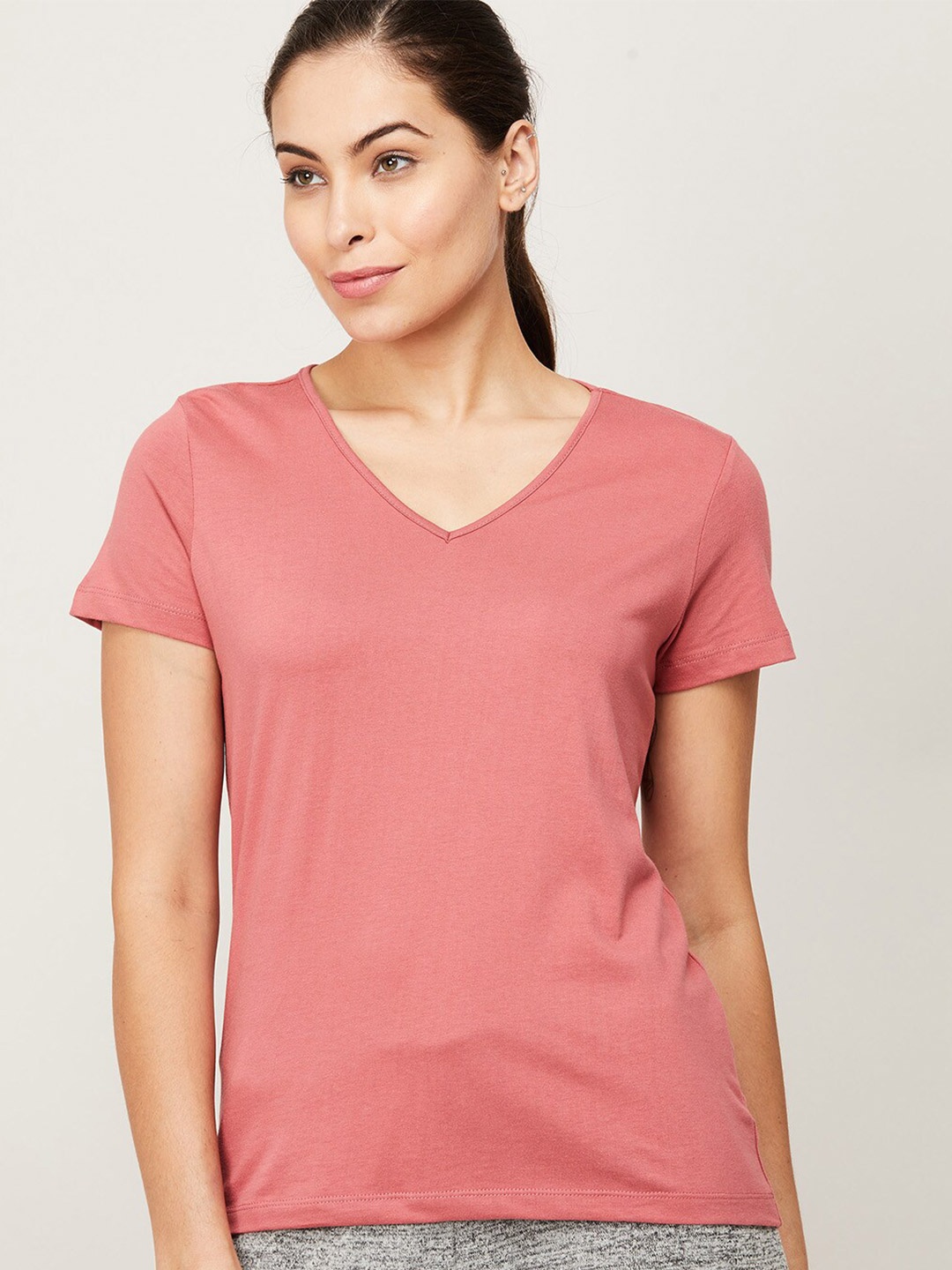 

Ginger by Lifestyle Women Pink Solid V-Neck Top