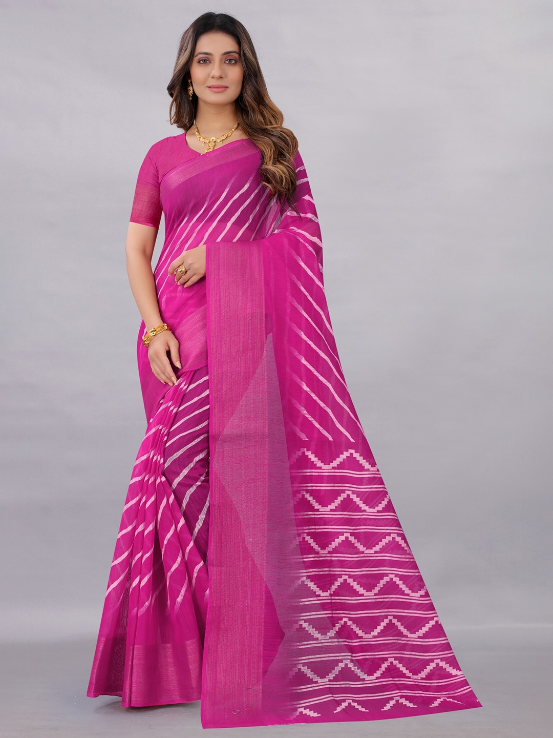 

APNISHA Pink & White Leheriya Zari Pure Cotton Saree