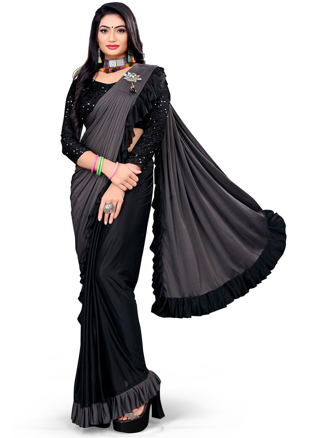 

APNISHA Grey & Black Saree