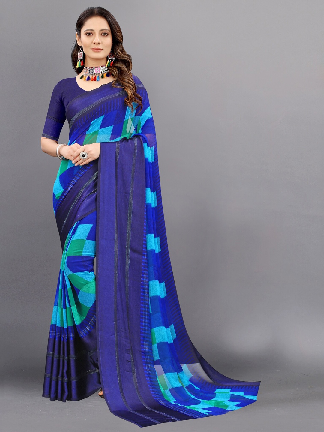 

APNISHA Blue & Green Pure Georgette Saree