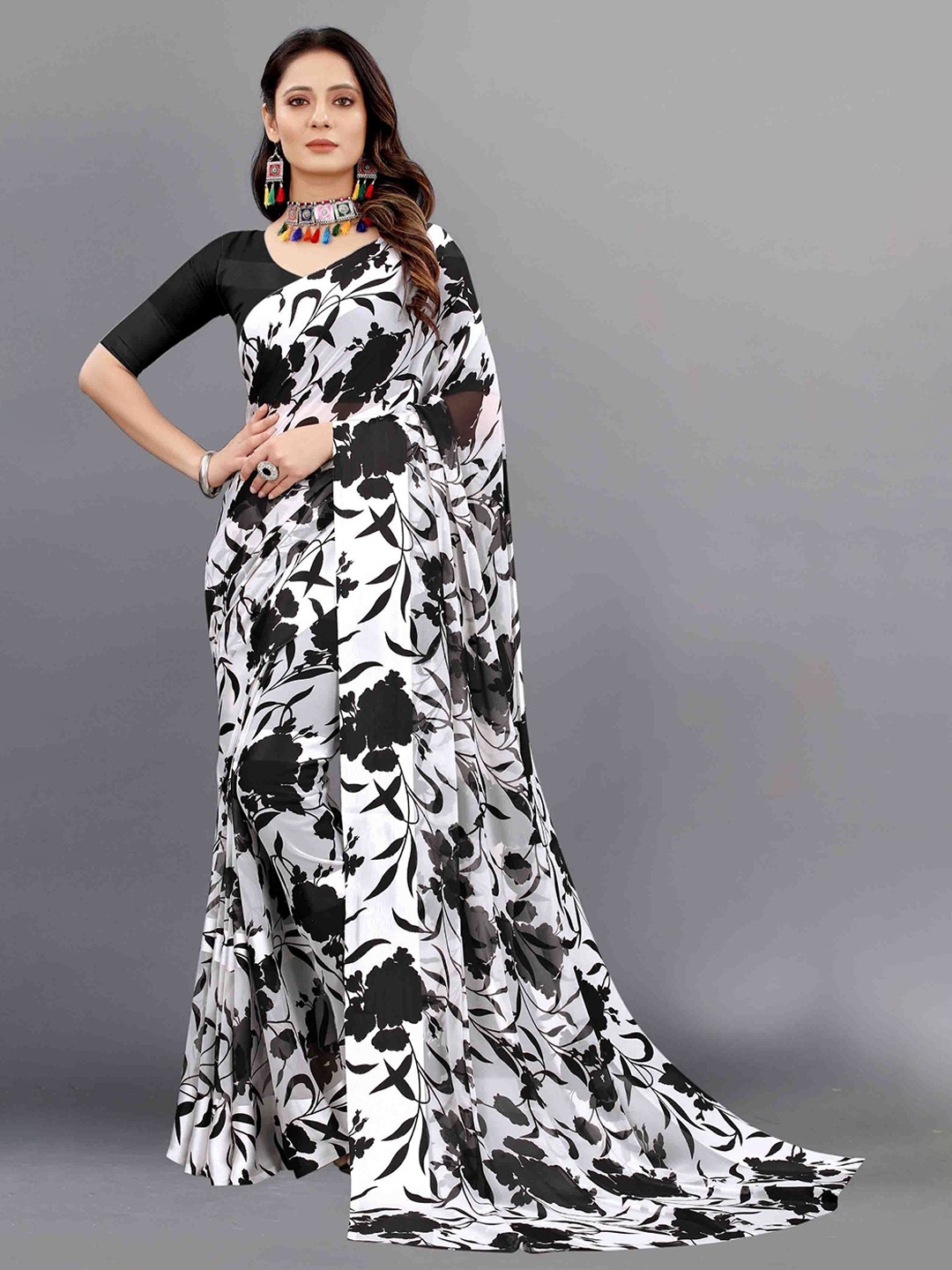

APNISHA Black & White Floral Pure Georgette Saree