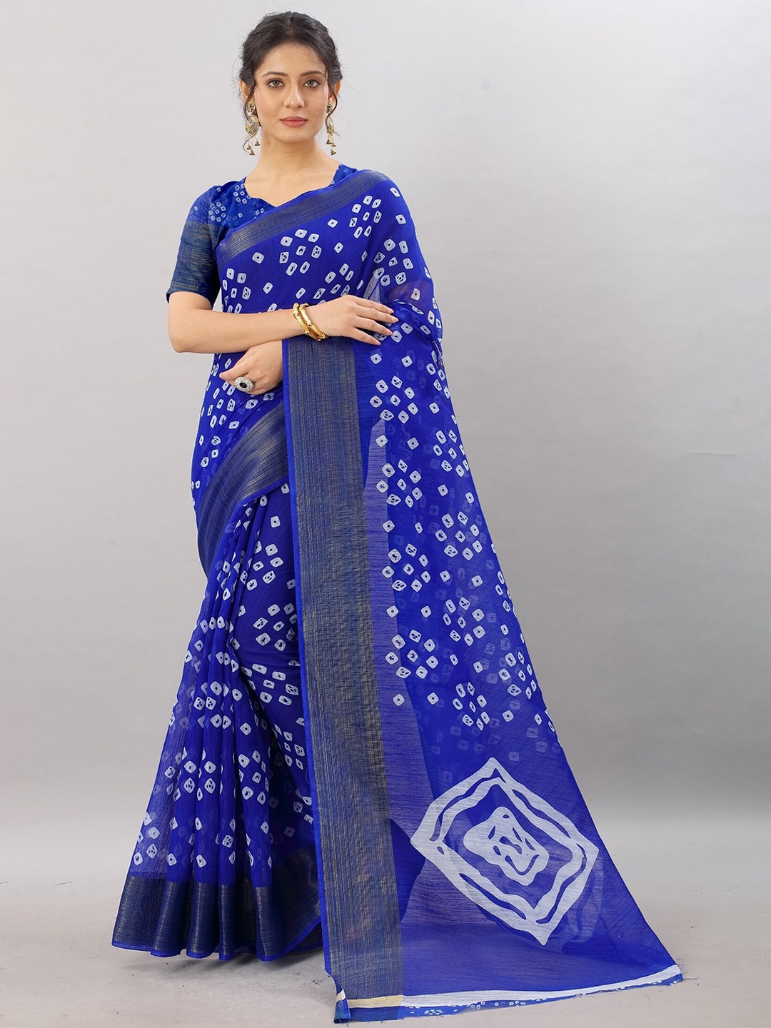 

APNISHA Blue & White Bandhani Pure Cotton Saree