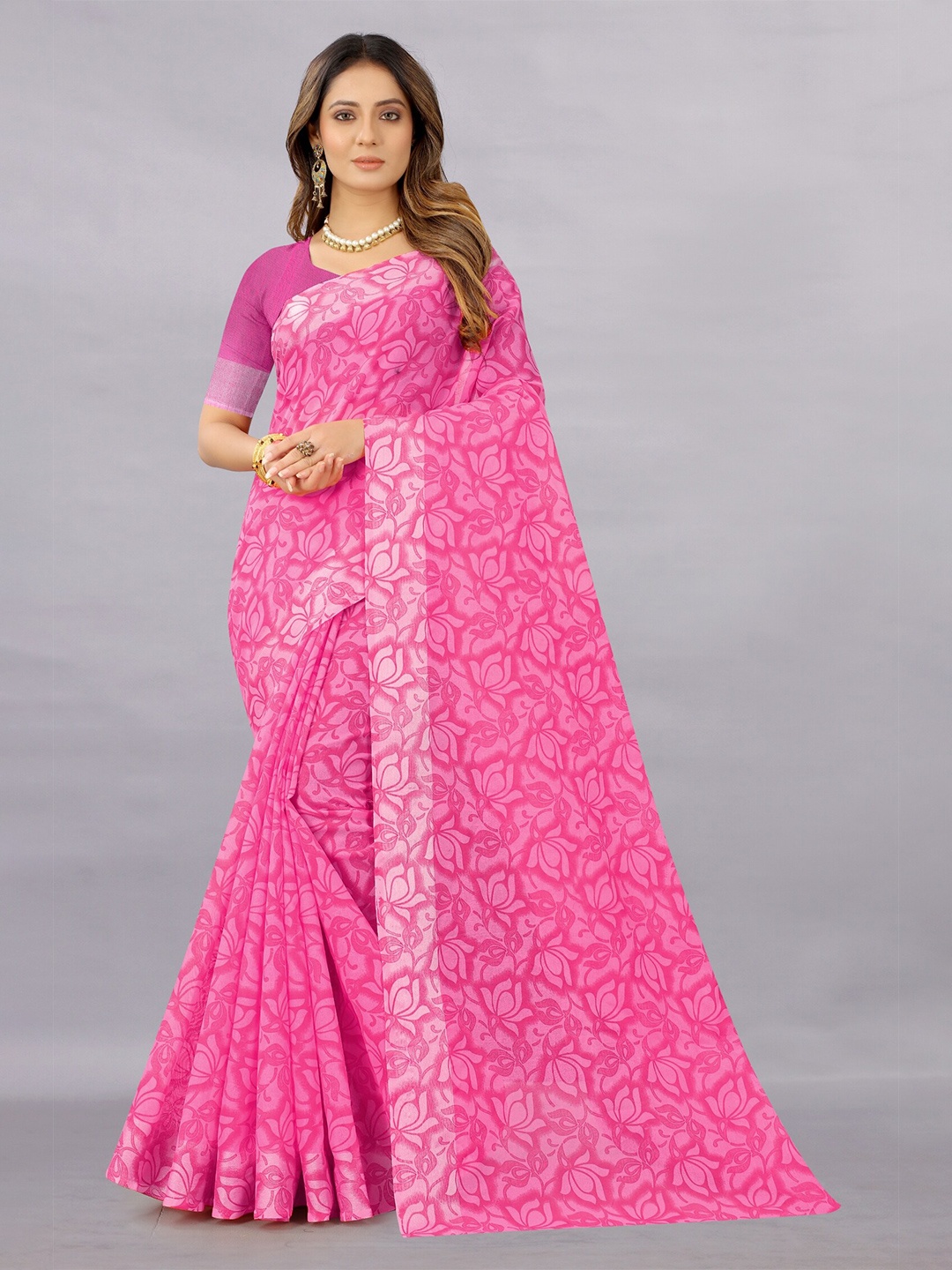 

APNISHA Pink & White Floral Pure Cotton Saree