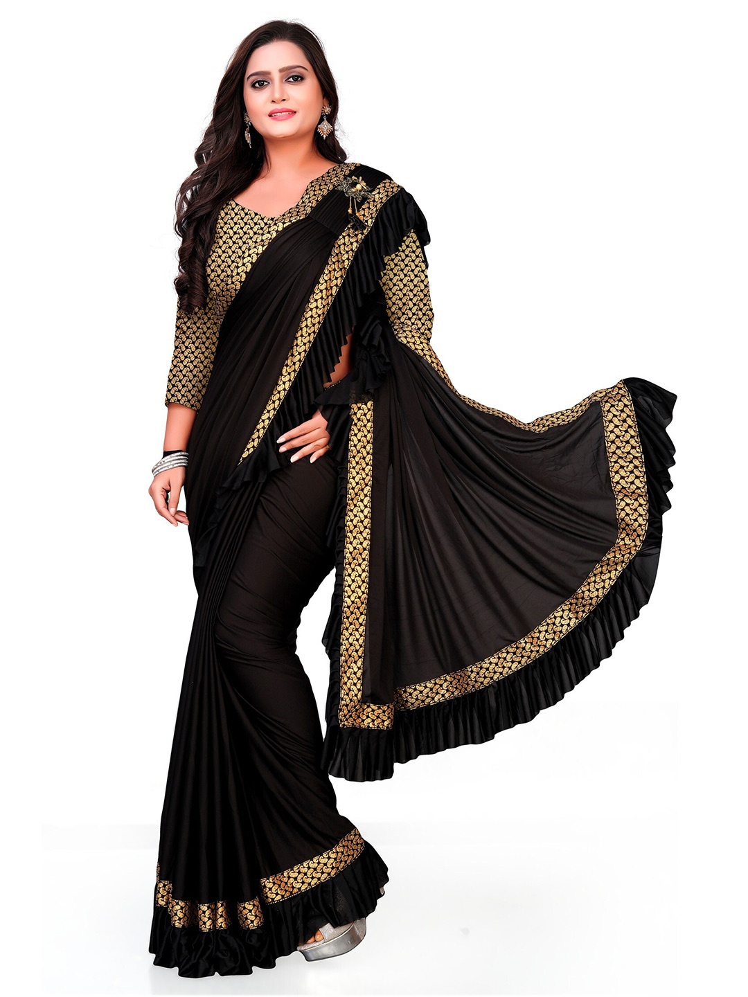 

APNISHA Black & Gold-Toned Saree