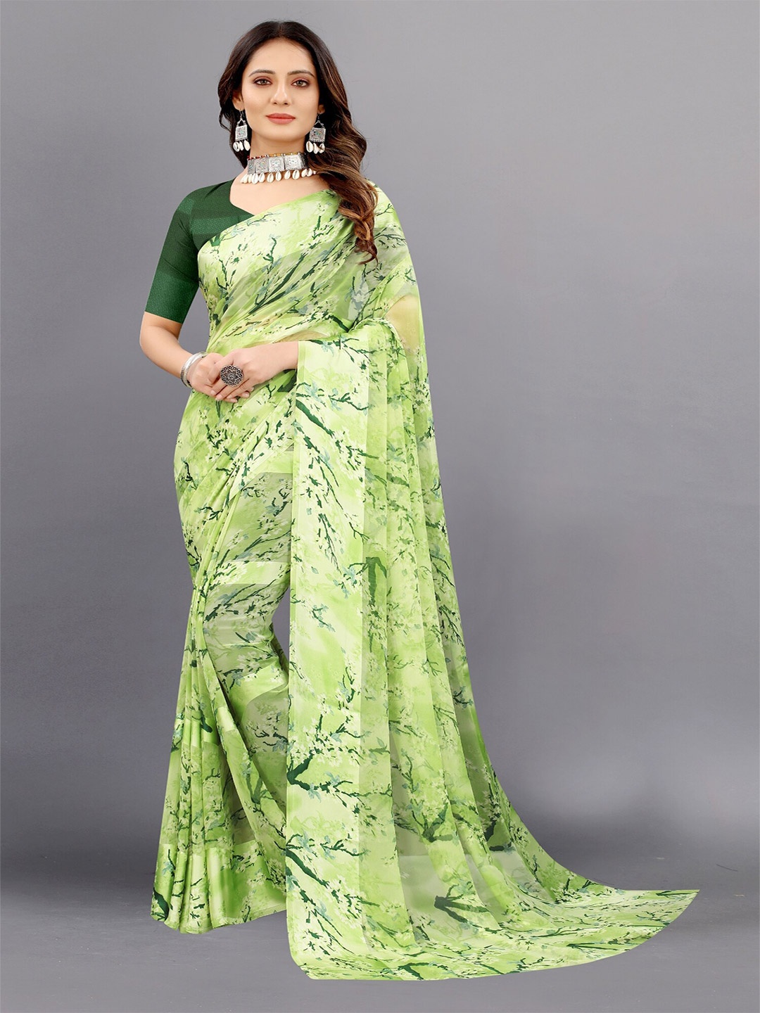

APNISHA Green & Cream-Coloured Floral Pure Georgette Saree