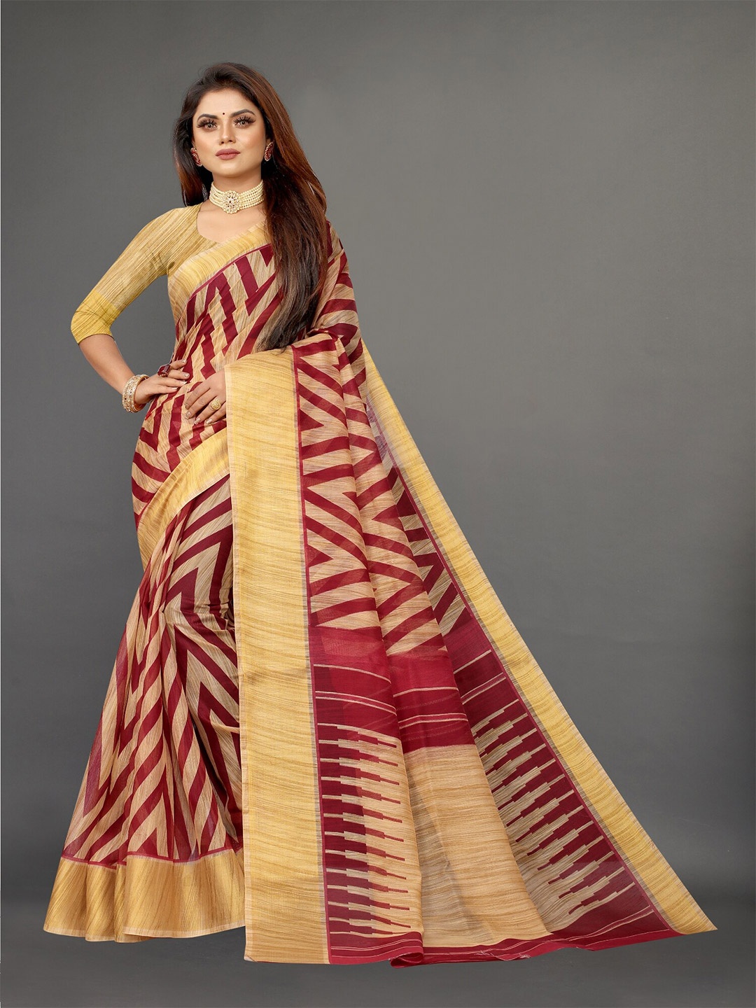 

APNISHA Red & Gold-Toned Pure Cotton Saree
