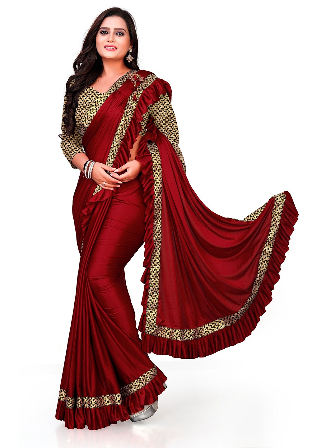 

APNISHA Red & Gold-Toned Saree