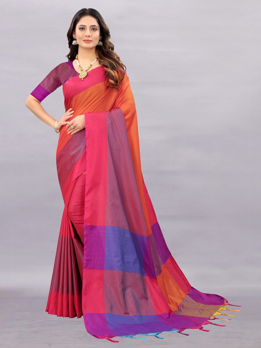 

APNISHA Red & Blue Colourblocked Pure Cotton Saree