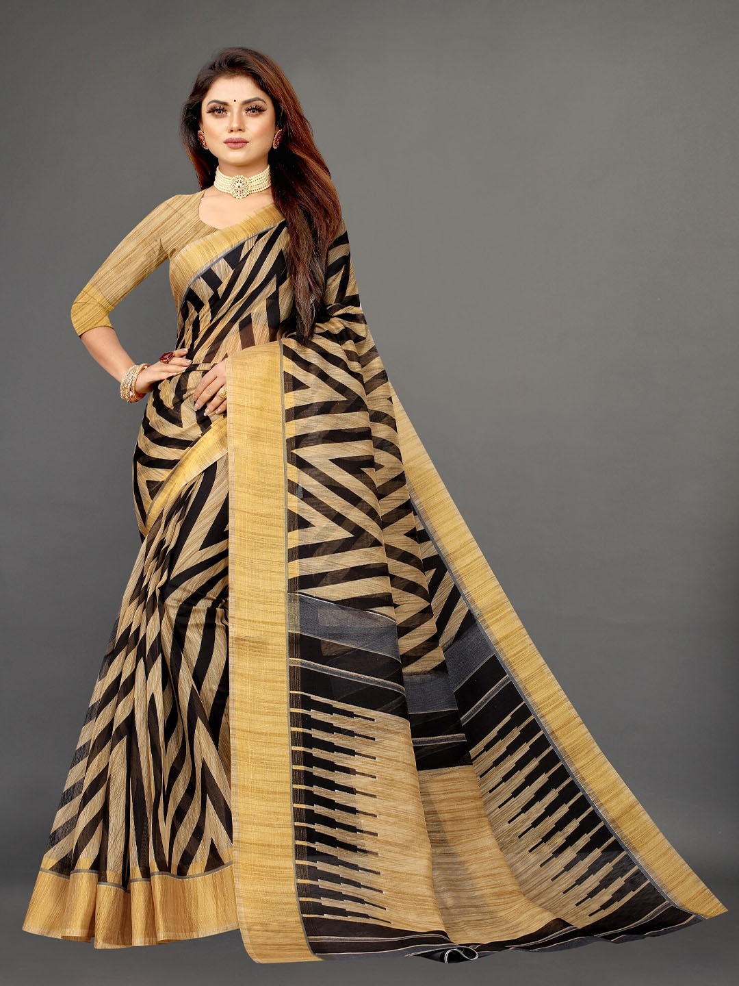 

APNISHA Black & Beige Pure Cotton Saree