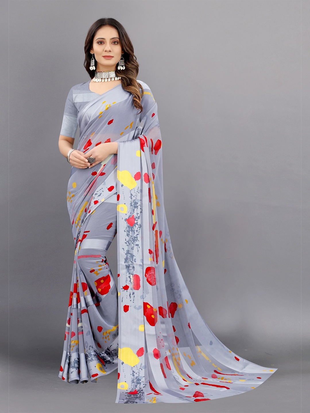 

APNISHA Grey & Red Ethnic Motifs Pure Georgette Saree