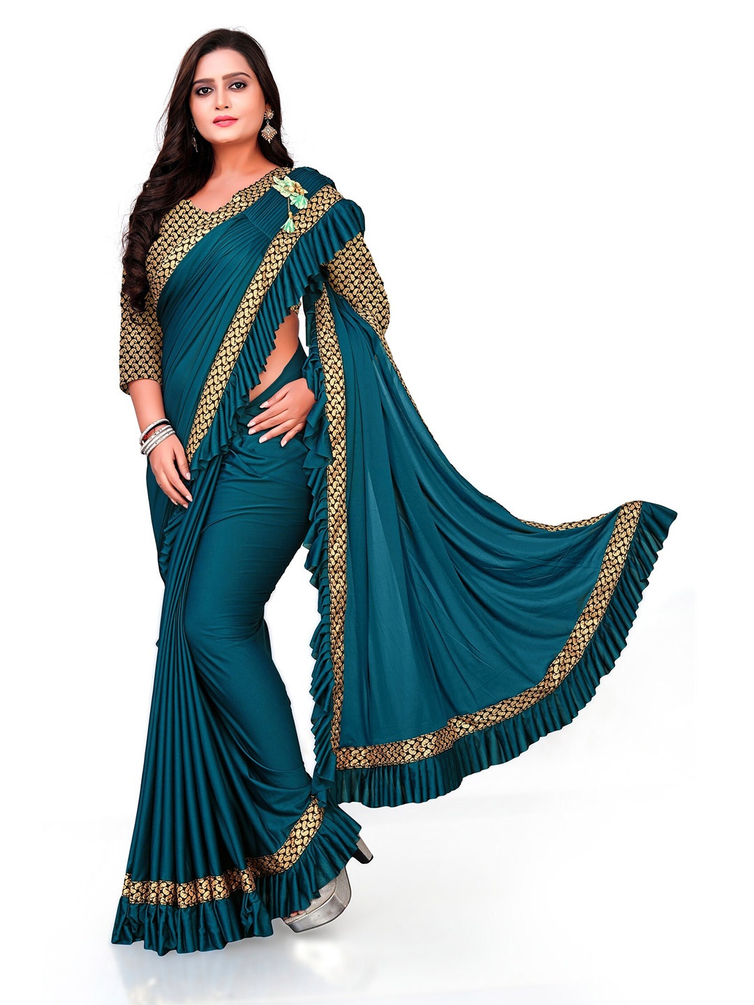 

APNISHA Blue & Gold-Toned Saree