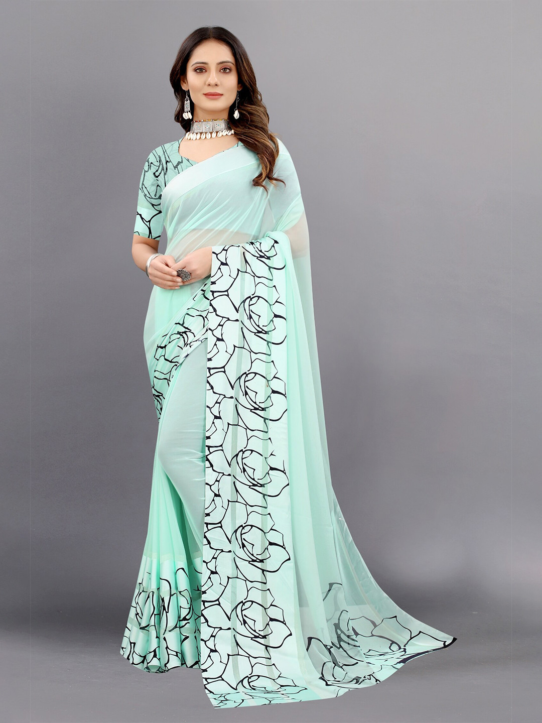 

APNISHA Green & Black Floral Pure Georgette Saree