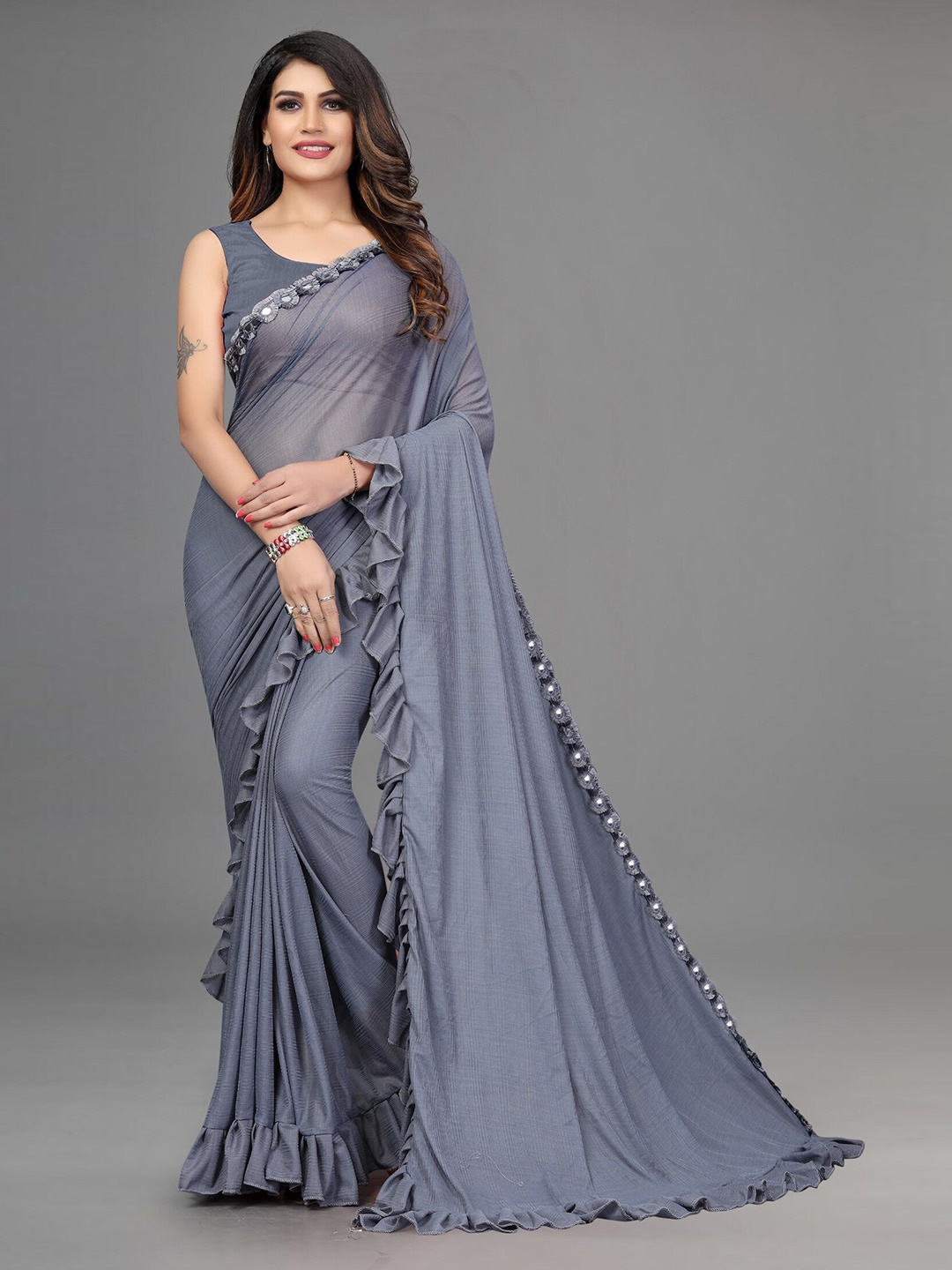 

APNISHA Grey Saree