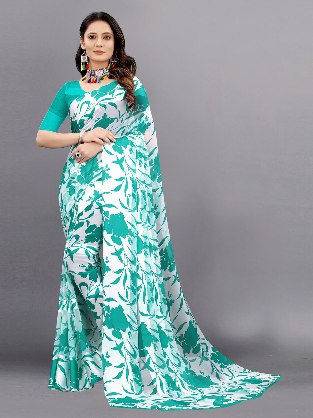 

APNISHA Green & White Floral Pure Georgette Saree