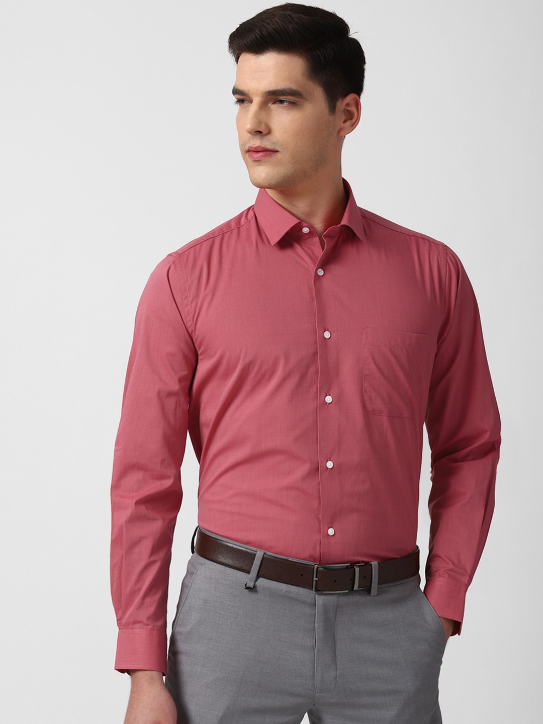 

Peter England Men Red Nuvo Regular Fit Solid Formal Shirt