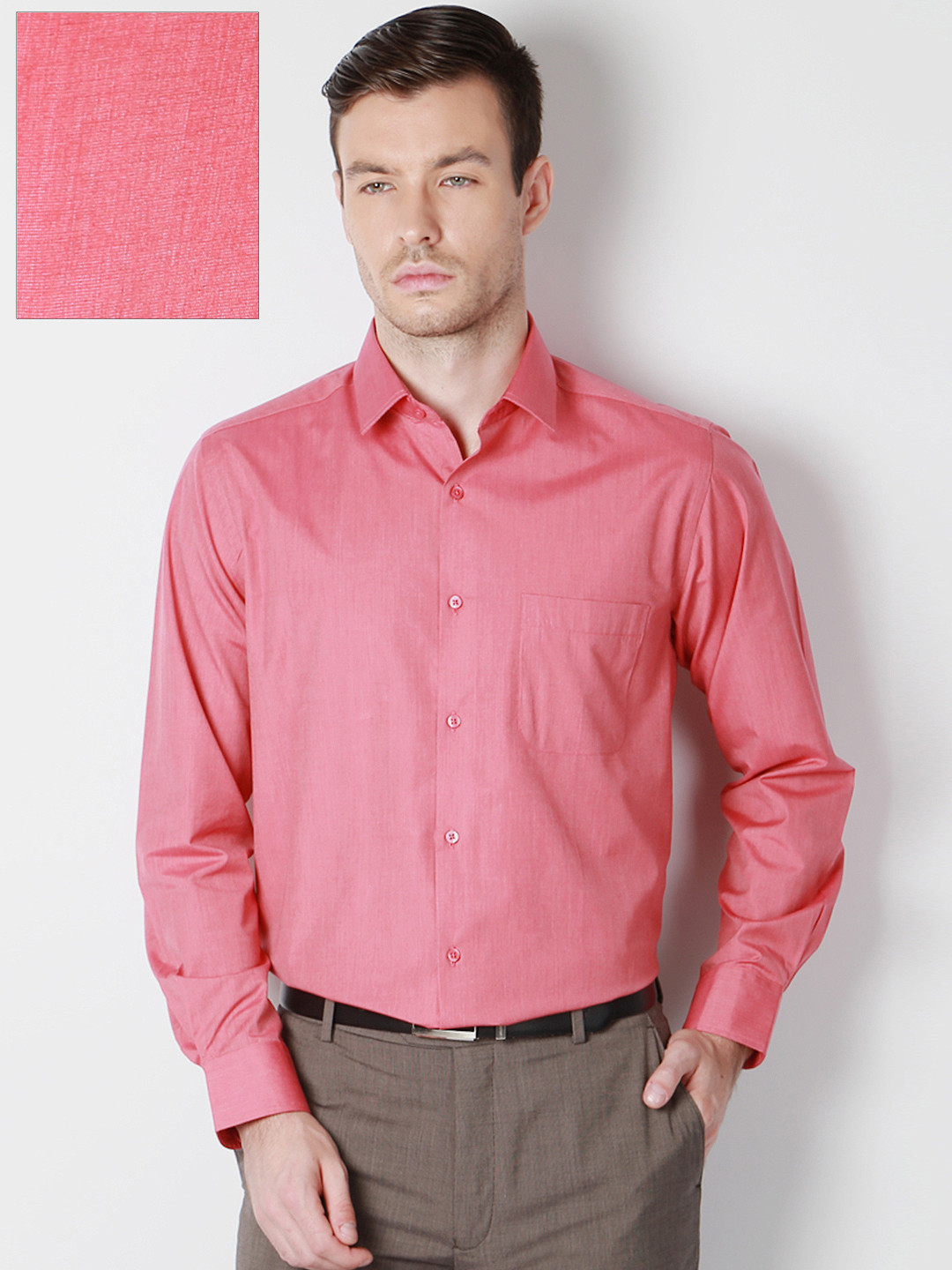 

Peter England Men Red Nuvo Regular Fit Solid Formal Shirt