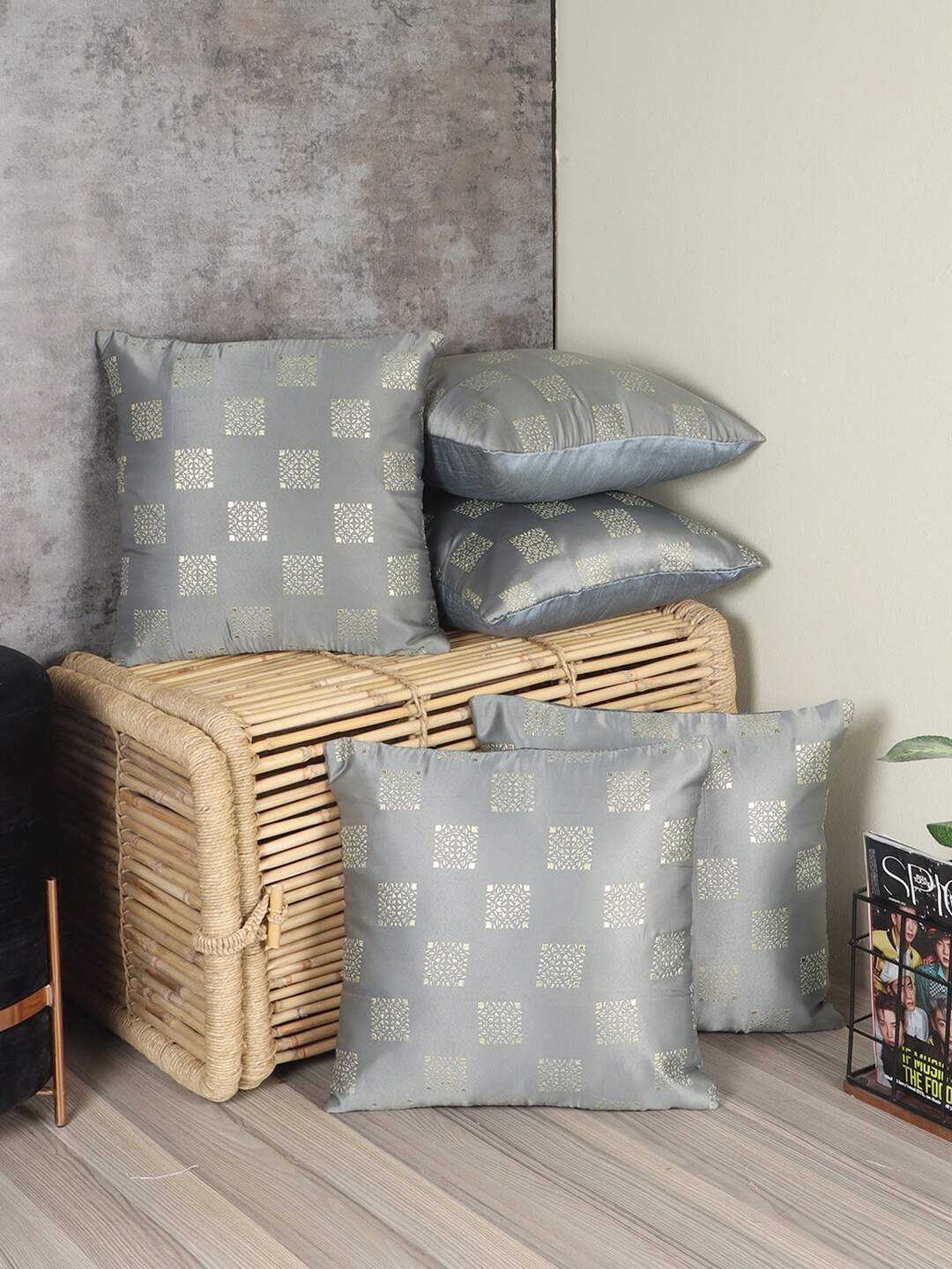 

MFD HOME FURNISHING Grey Set of 5 Square Cushion Covers