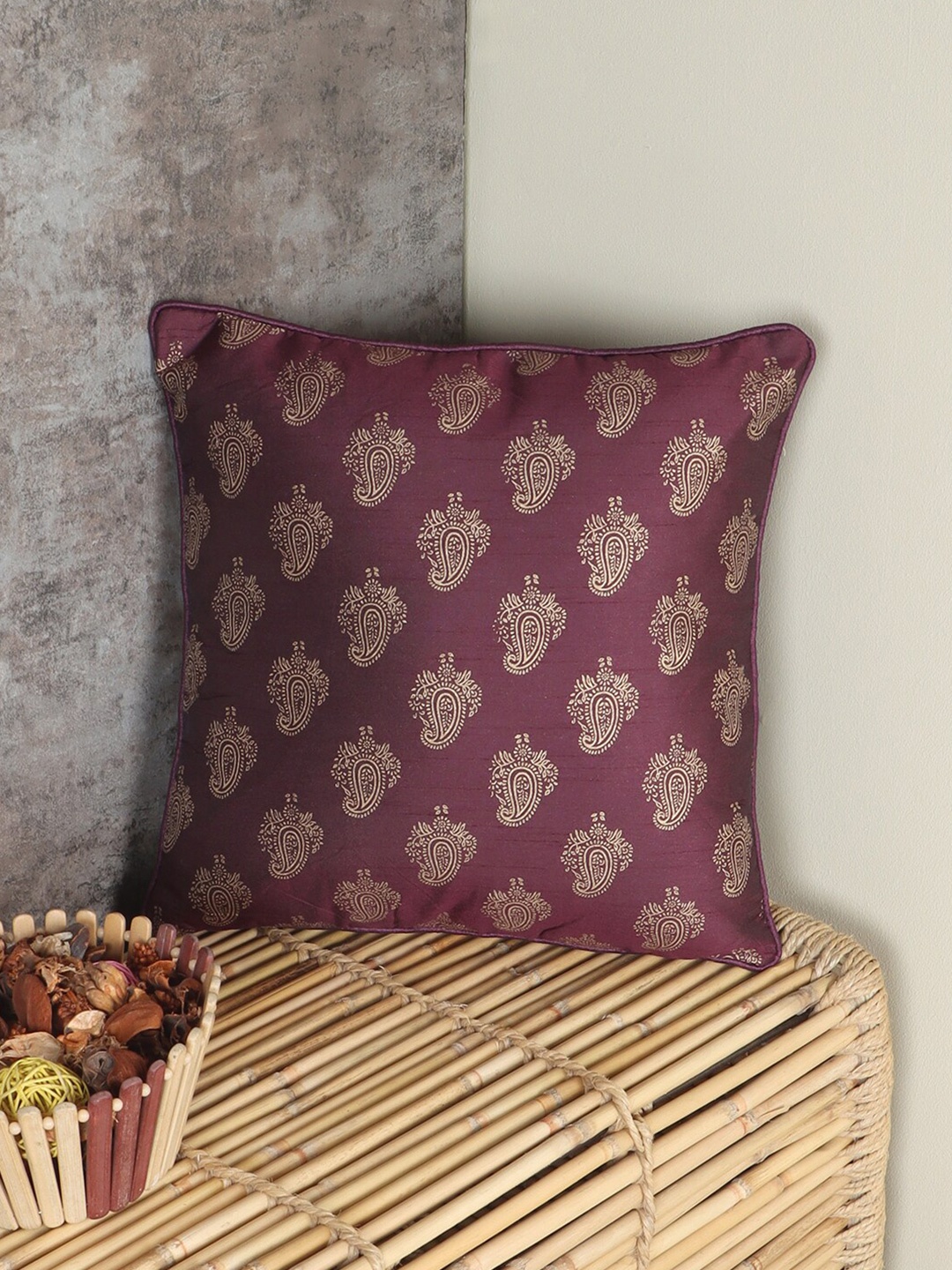 

MFD HOME FURNISHING Purple & Beige Square Cushion Covers
