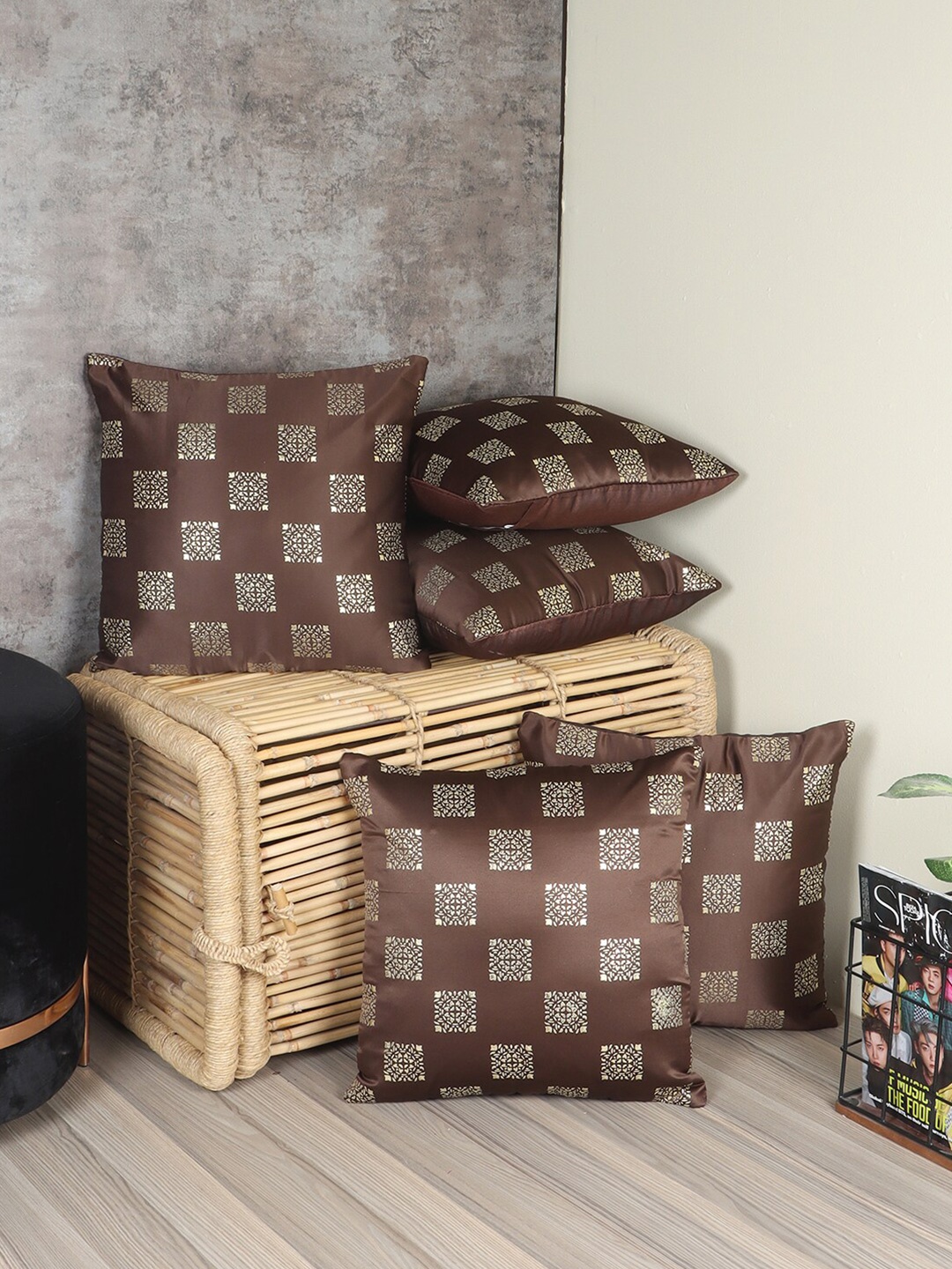 

MFD HOME FURNISHING Coffee Brown & Gold-Toned Set of 5 Square Cushion Covers