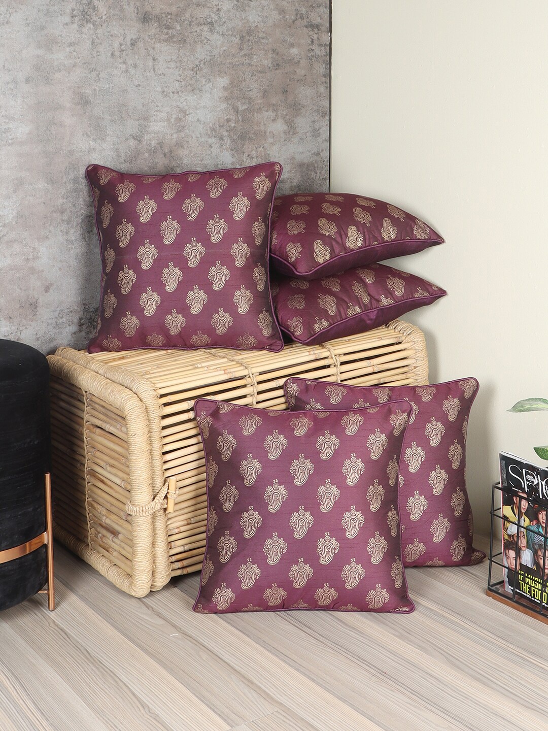 

MFD HOME FURNISHING Purple & Gold-Toned Set of 5 Silk Square Cushion Covers