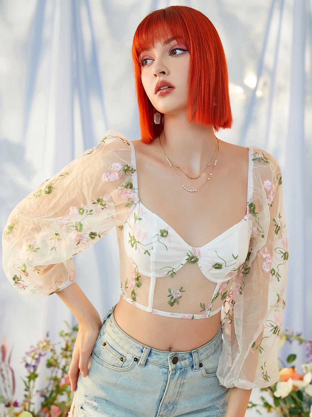

URBANIC White Floral Print Sweetheart Neck Styled Back Crop Top