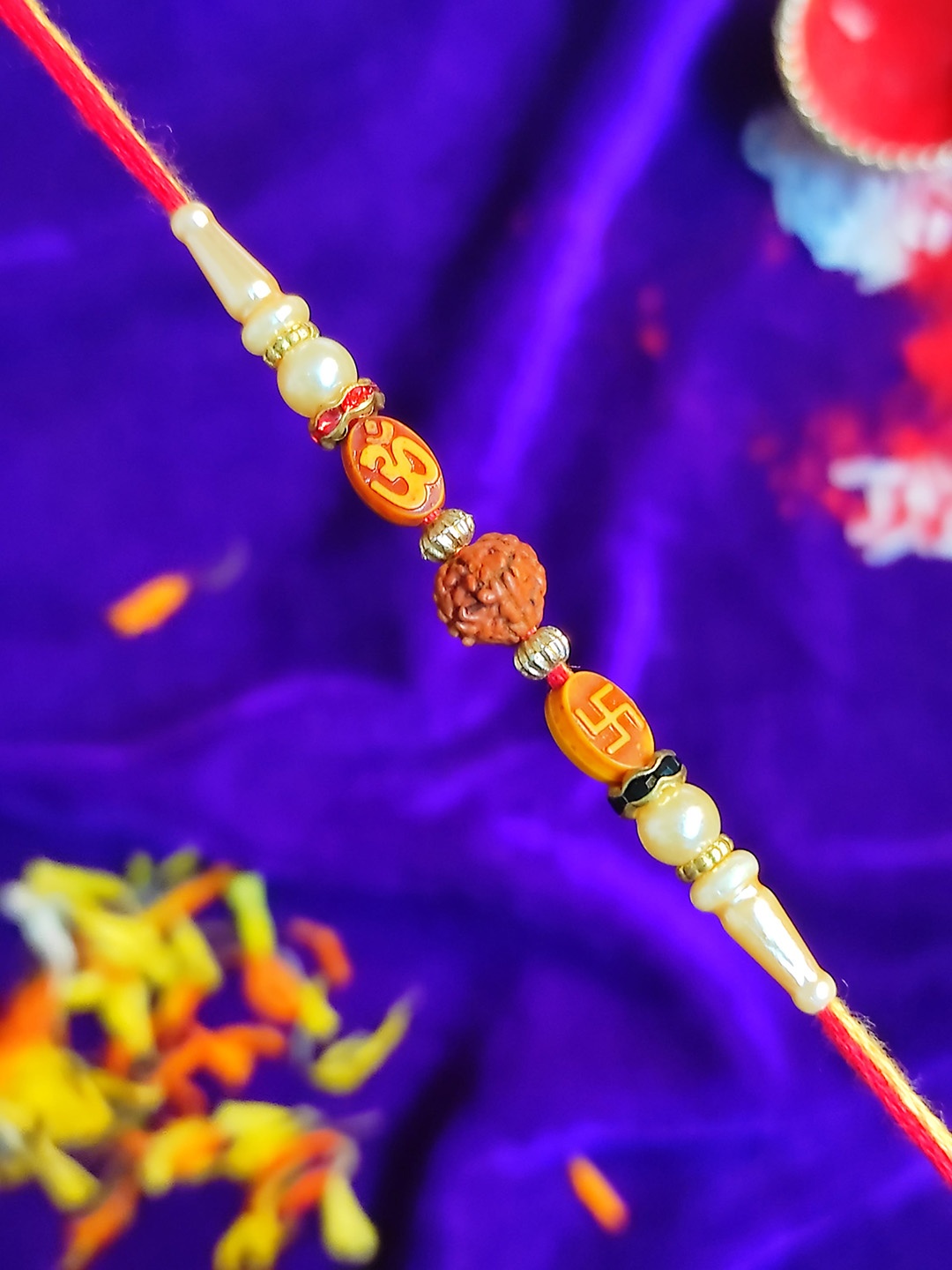 

CRAYTON Men Brown & Off White Rudraksh studded & Beaded Rakhi