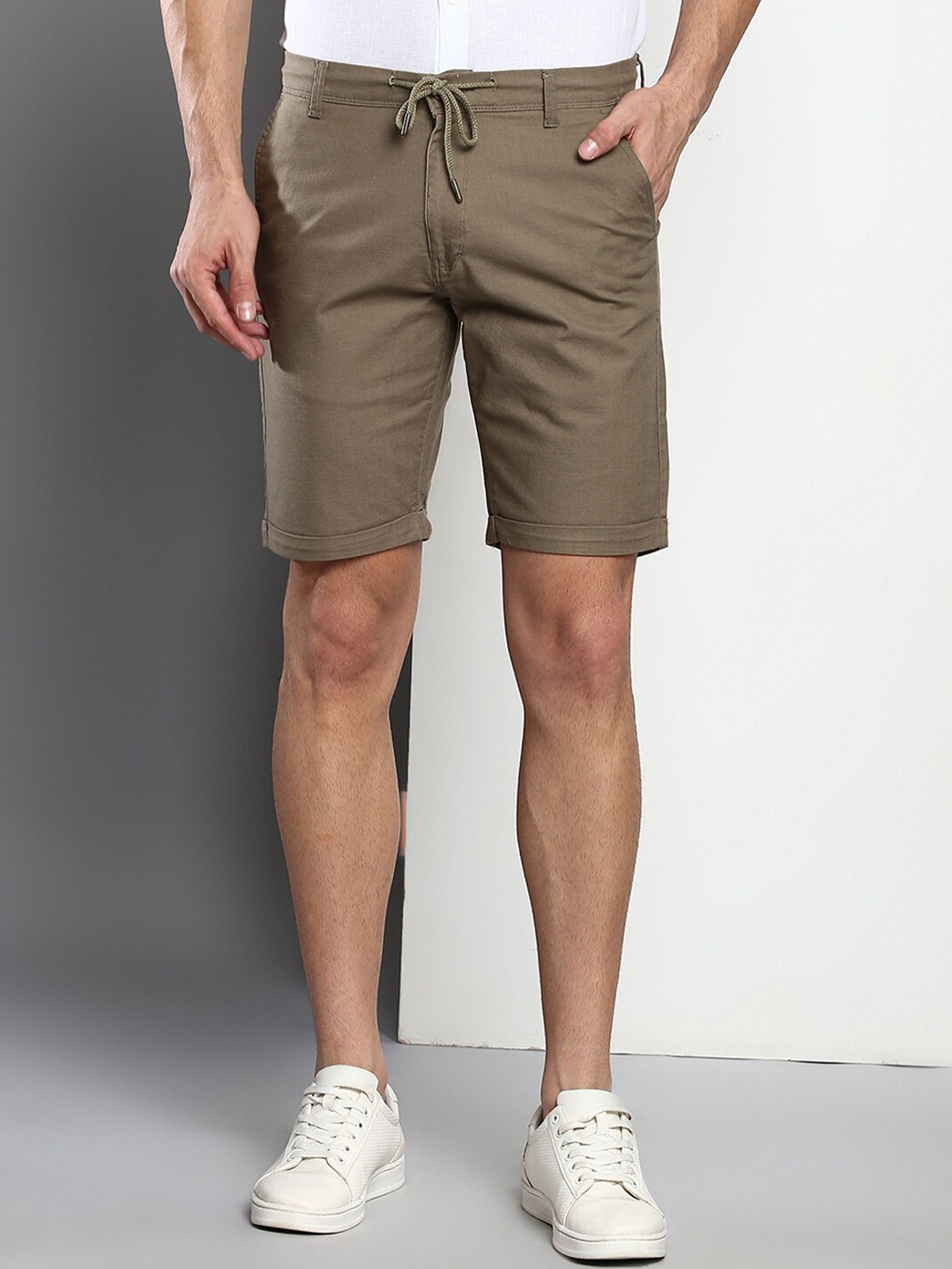 

Dennis Lingo Men Olive Green Slim Fit Shorts