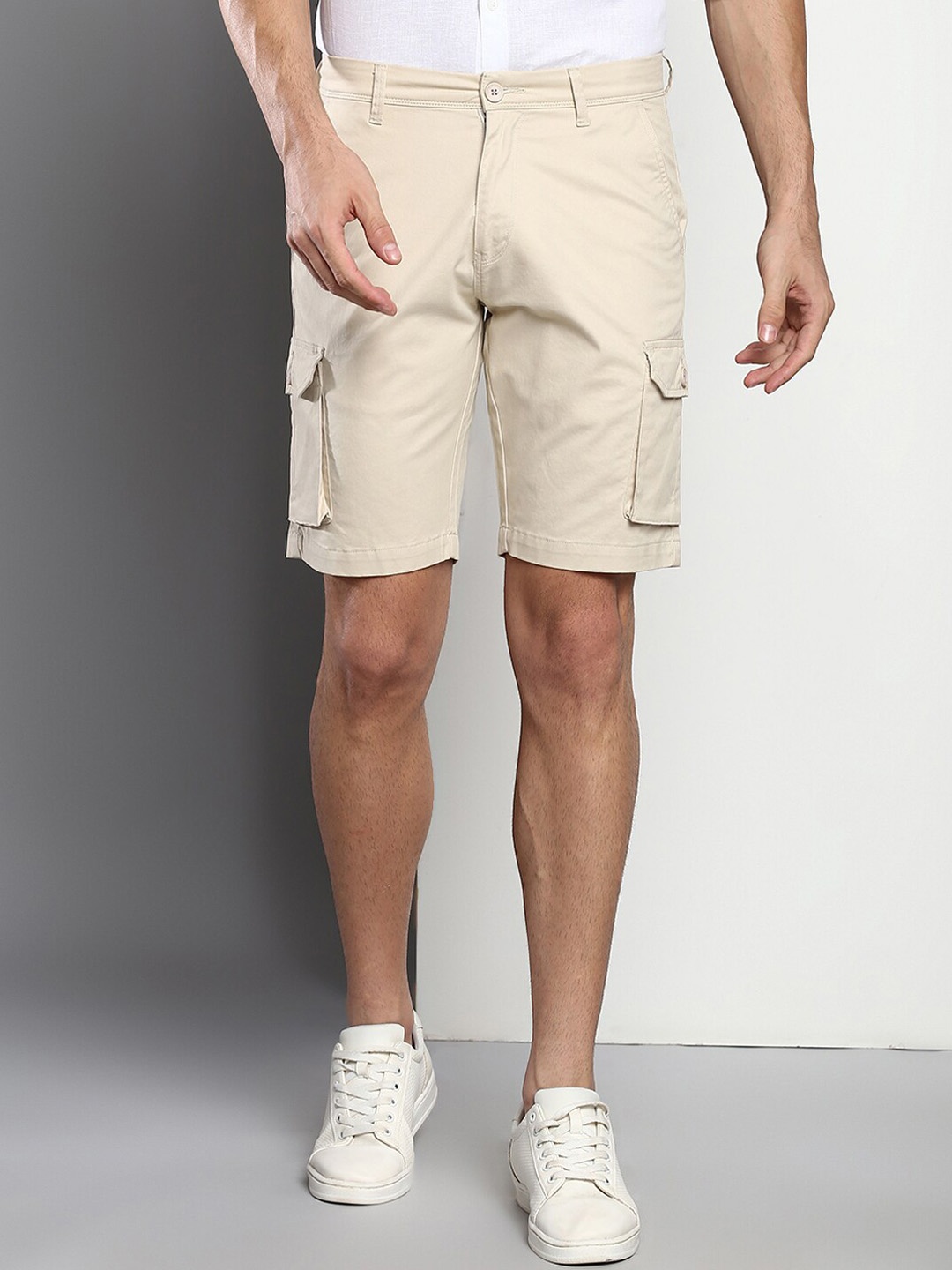 

Dennis Lingo Men Cream-Coloured Slim Fit Cargo Shorts