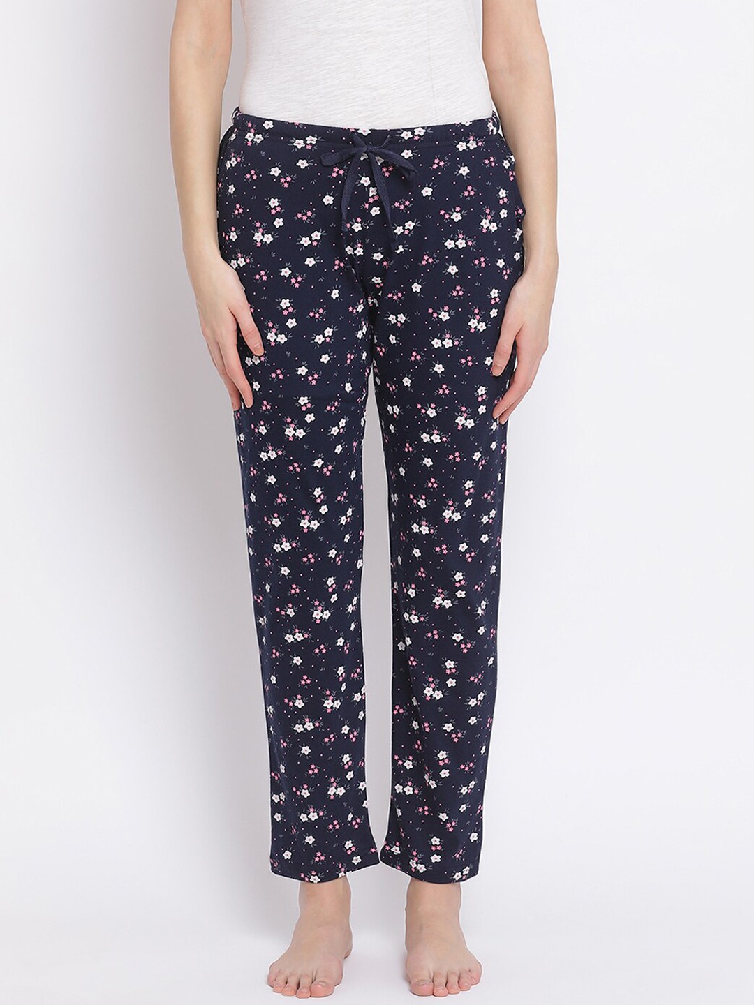

Kanvin Women Black Printed Lounge Pants