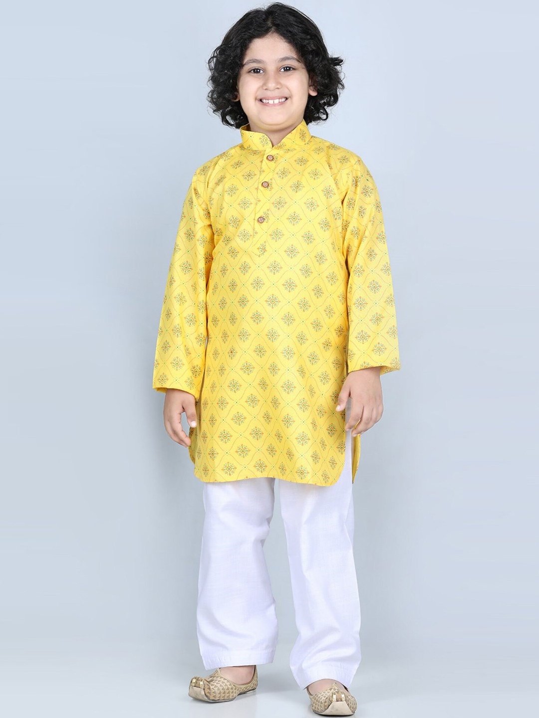 

Kidling Boys Yellow Floral Printed Kurta with Salwar & With Dupatta