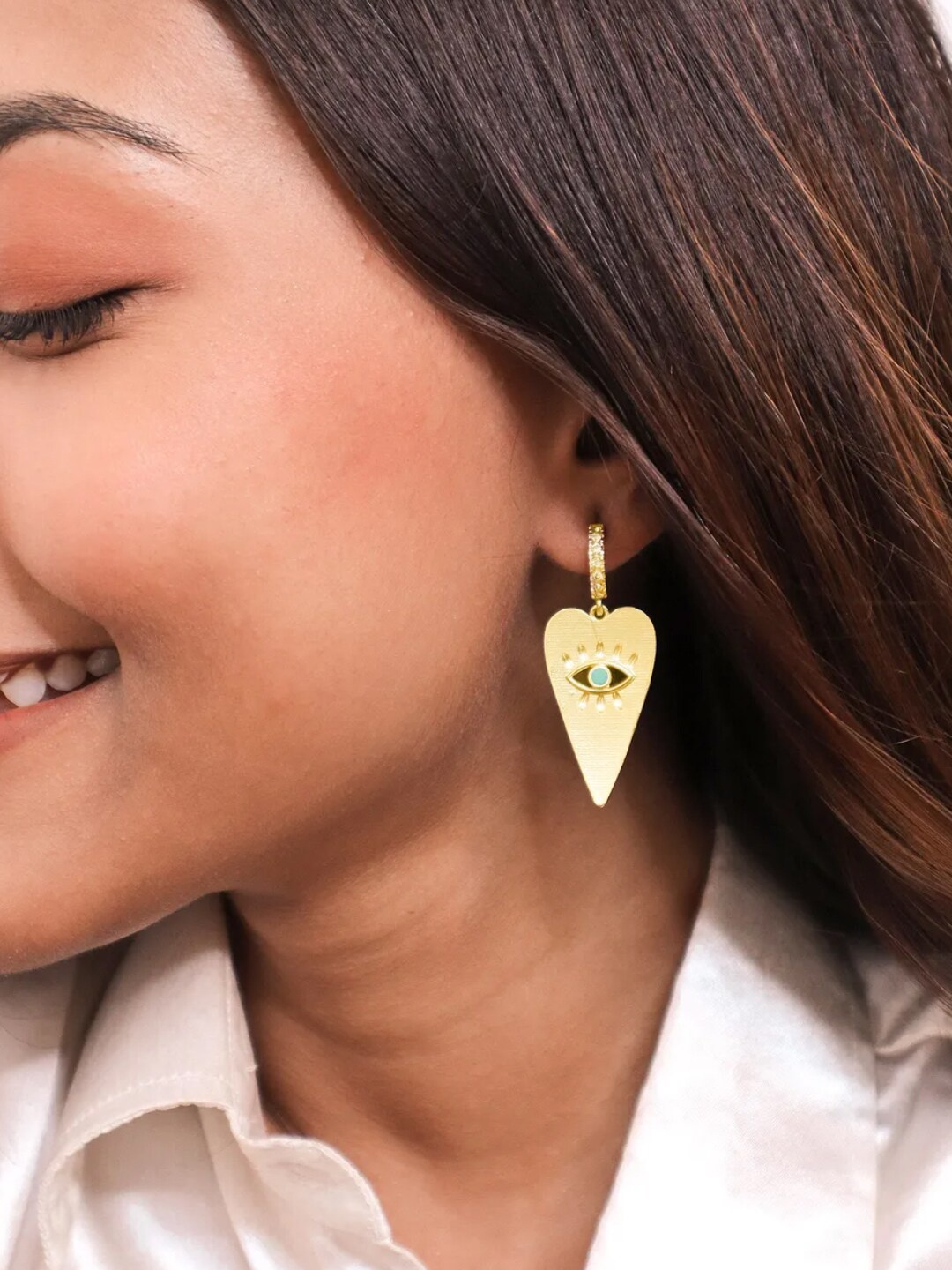 

OOMPH Gold-Toned Heart Shaped Drop Earrings