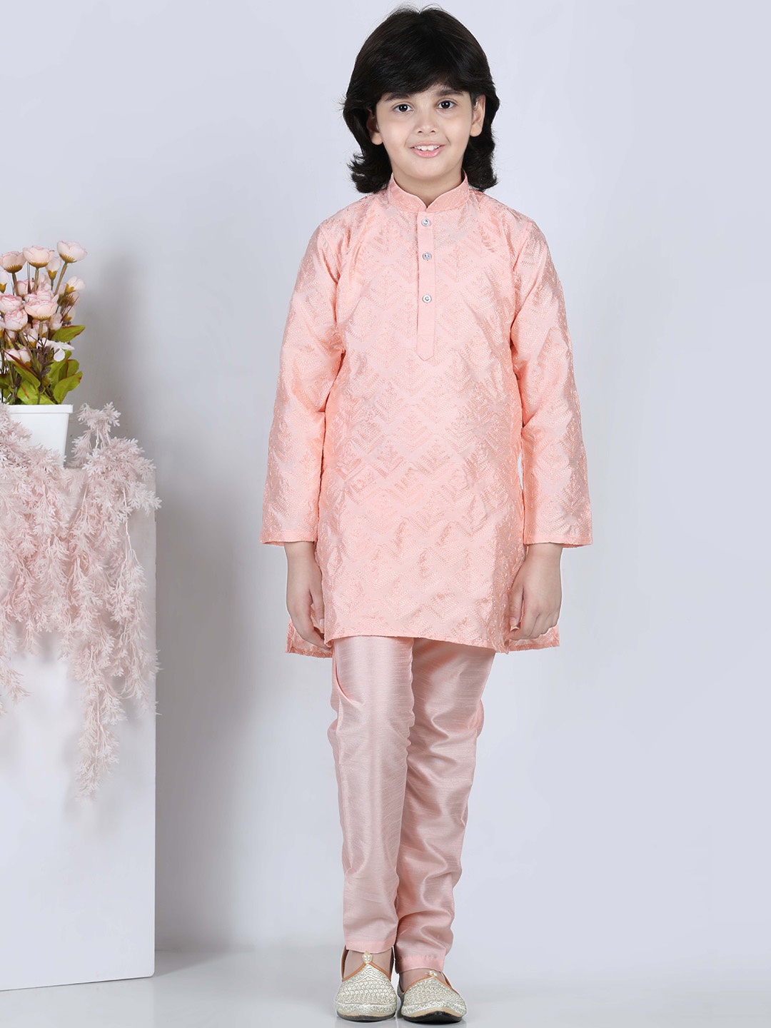 

Aj DEZInES Boys Peach-Coloured Embroidered Angrakha Raw Silk Kurta with Pyjamas & With Dupatta